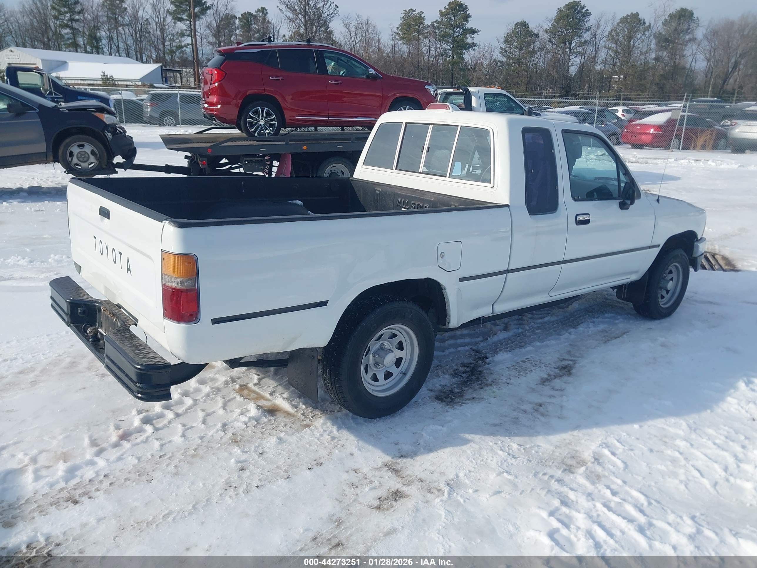 TOYOTA PICKUP image 4