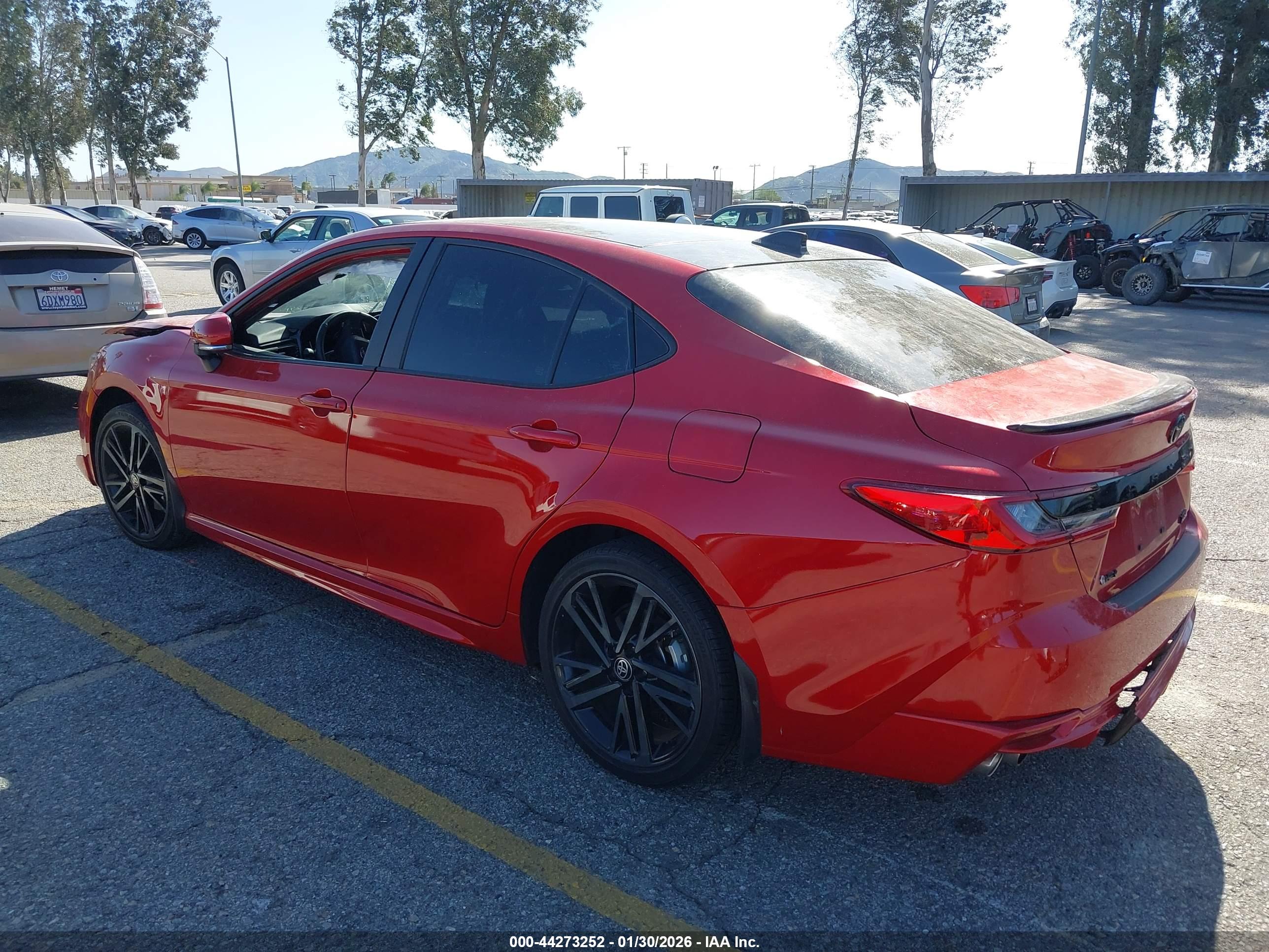 TOYOTA CAMRY image 3