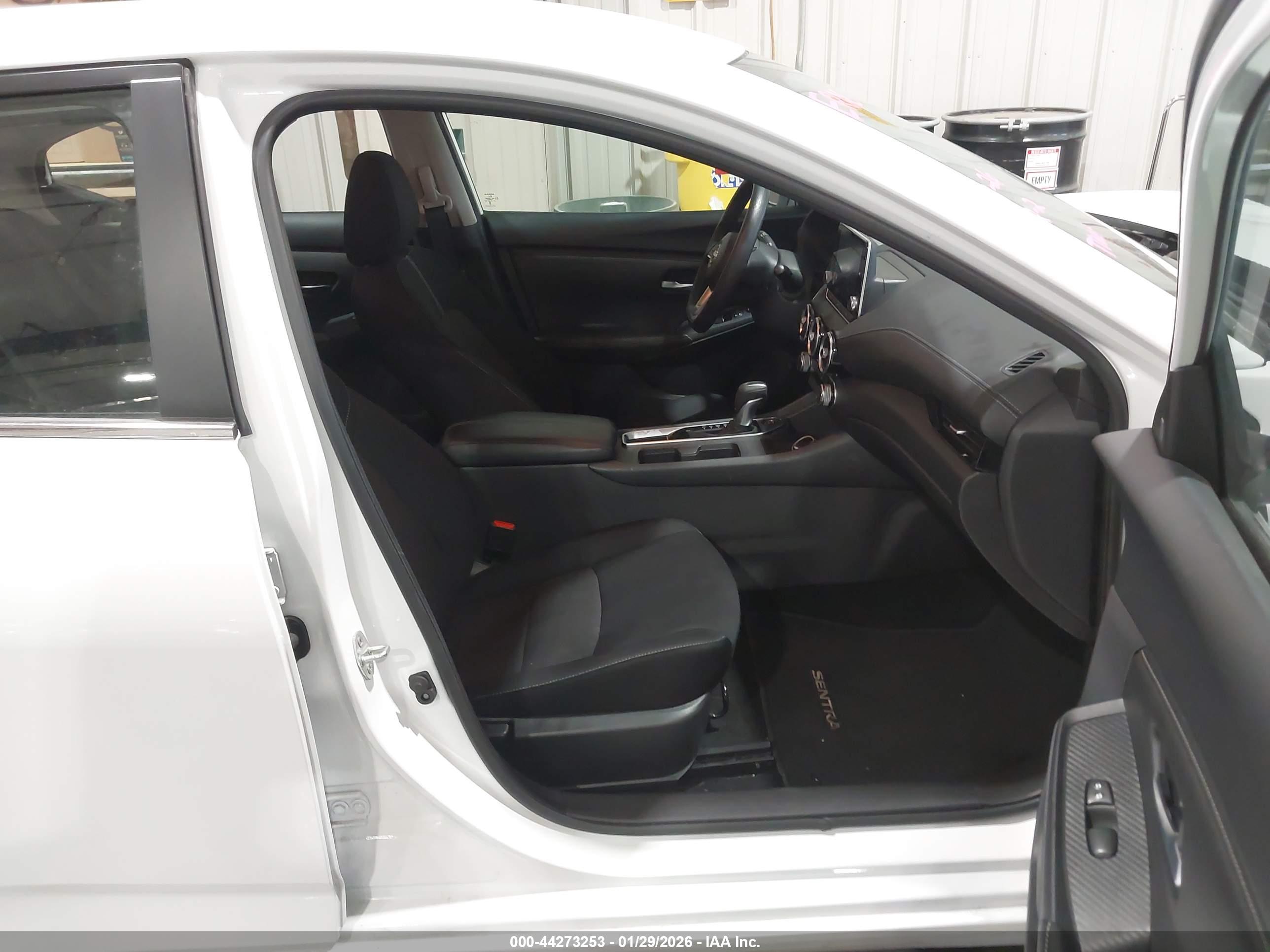 NISSAN SENTRA image 5