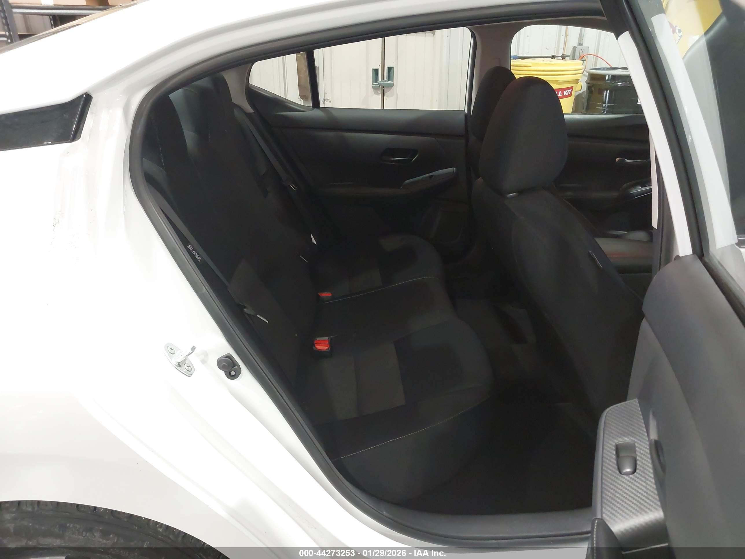 NISSAN SENTRA image 8