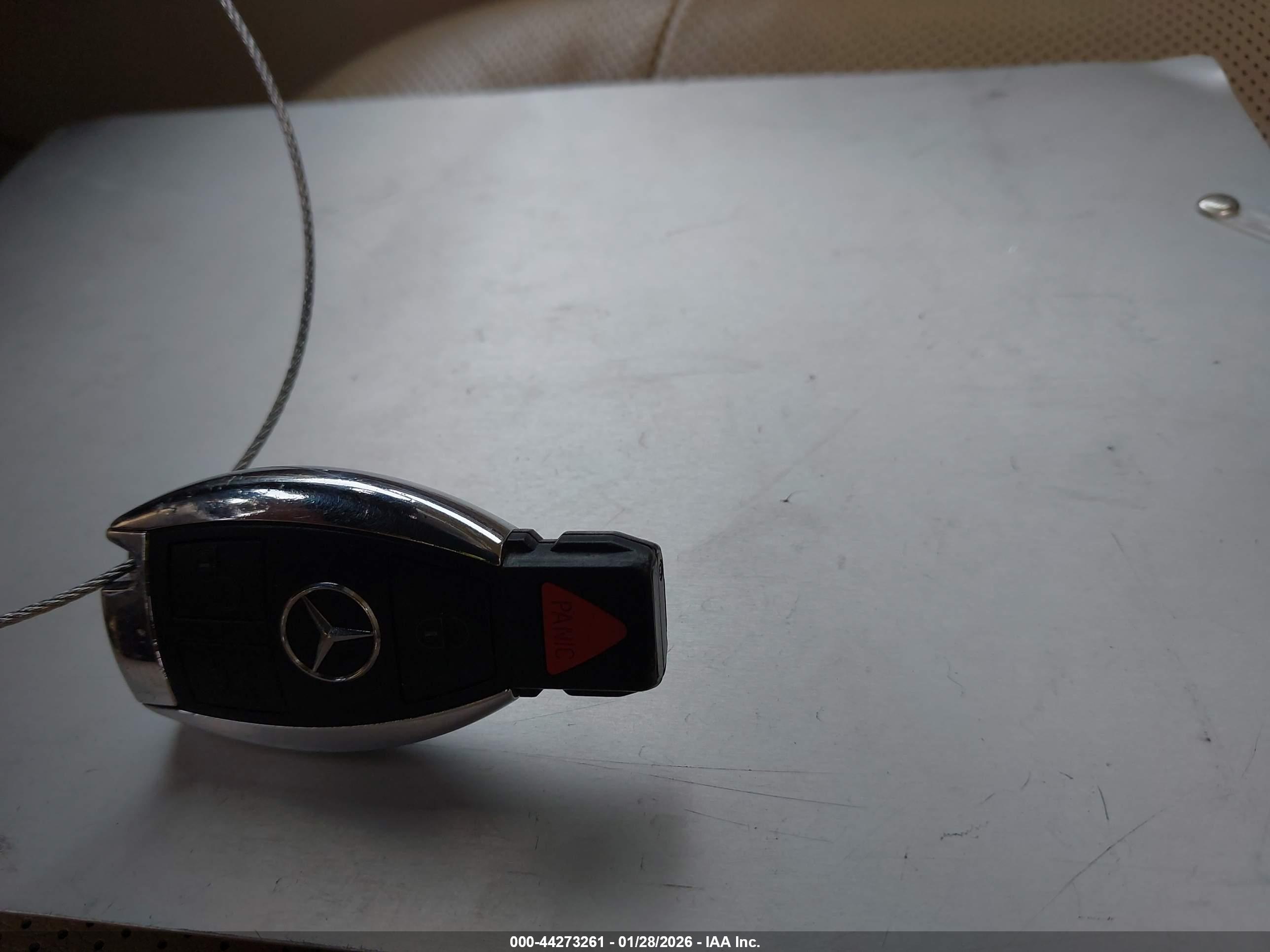 MERCEDES-BENZ E image 11