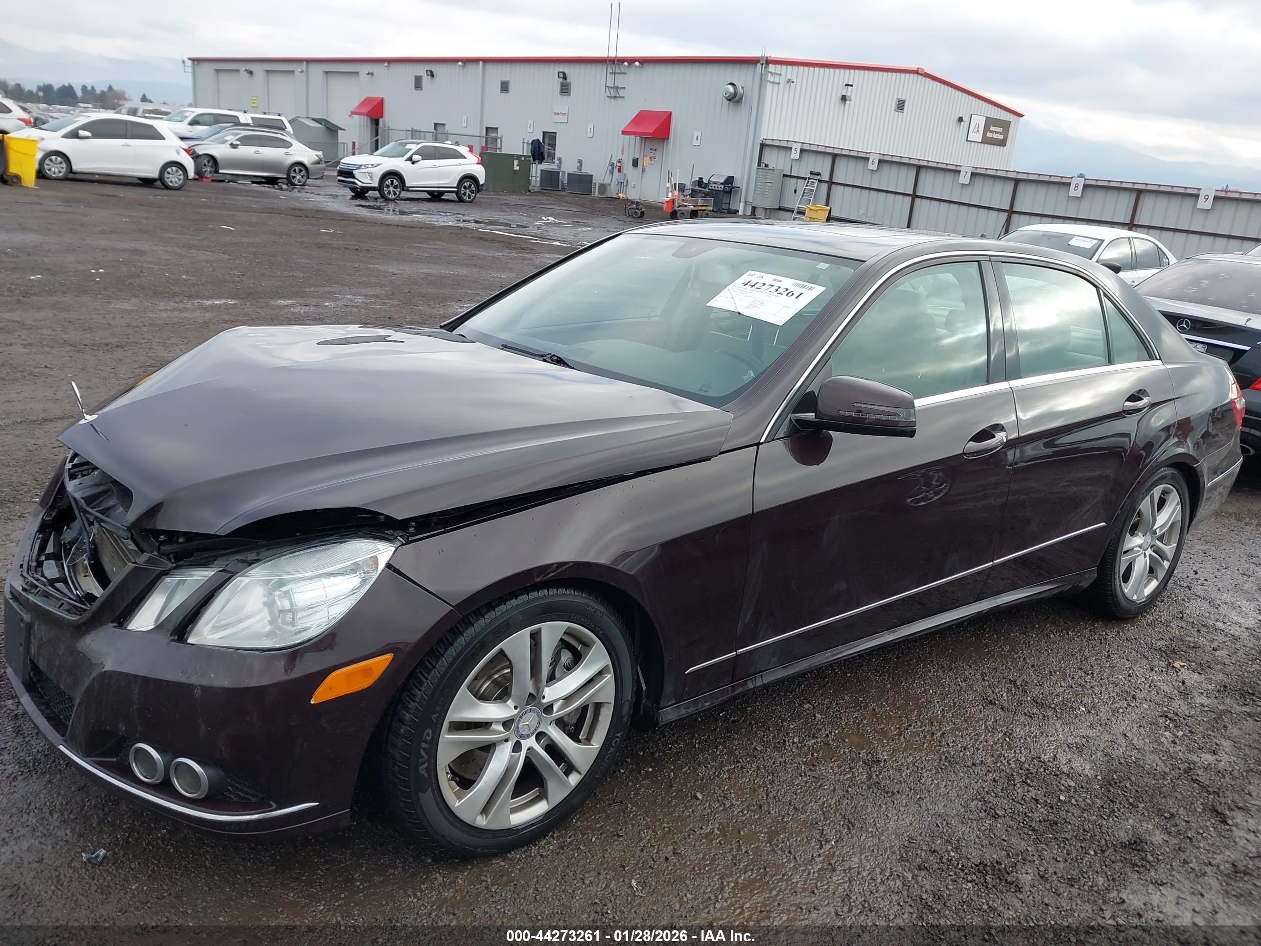 MERCEDES-BENZ E image 2