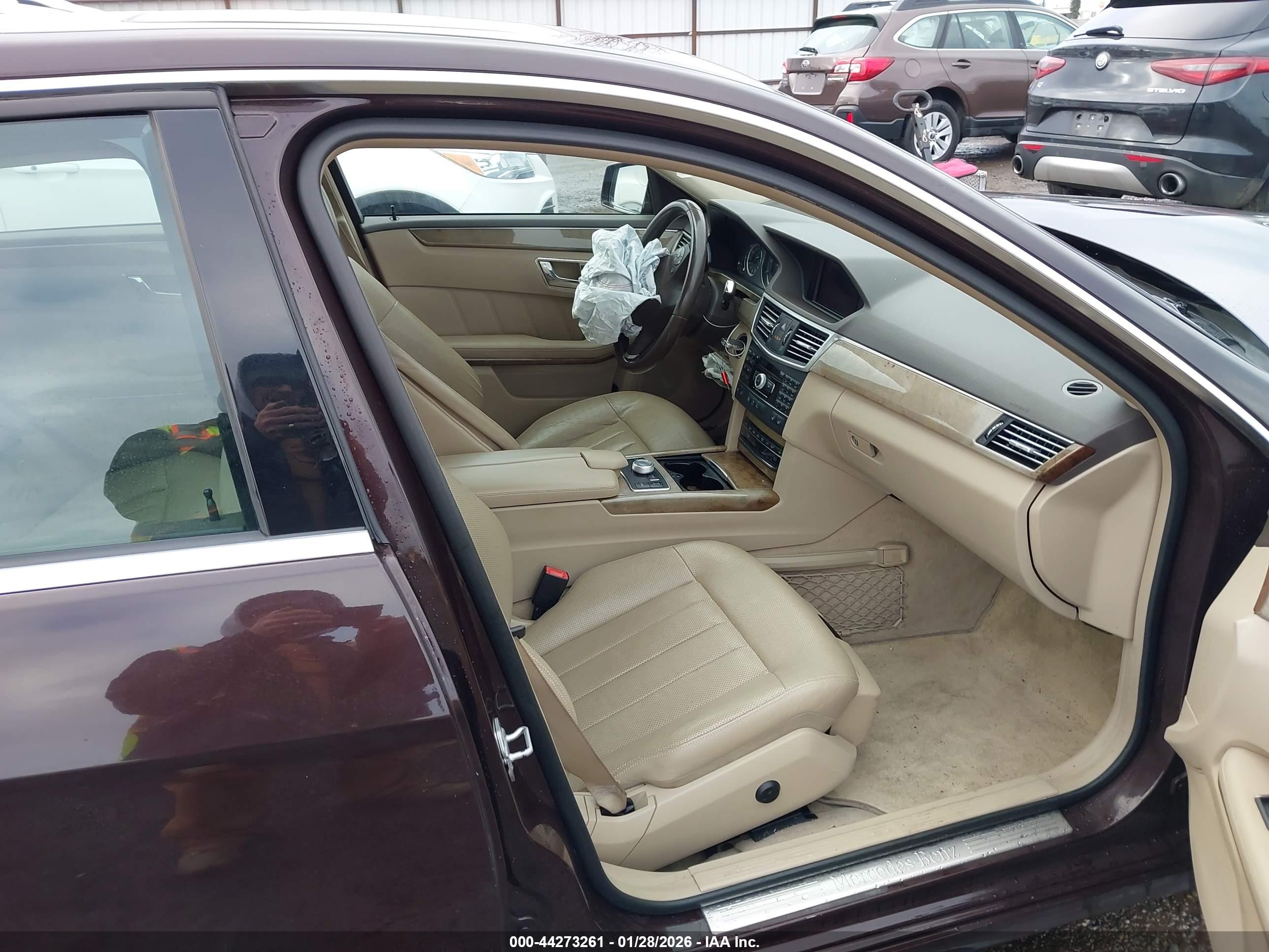 MERCEDES-BENZ E image 5