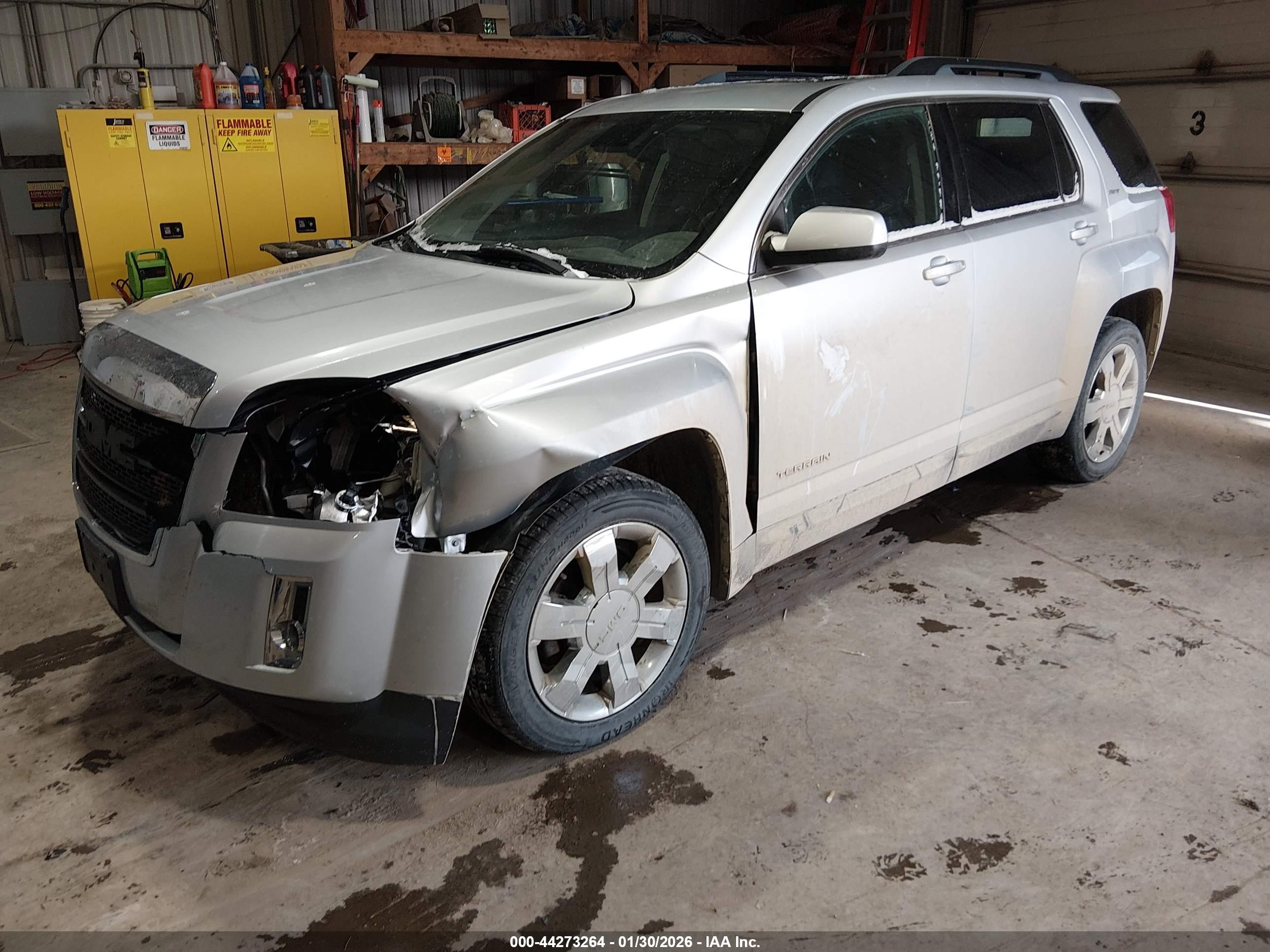 GMC TERRAIN image 2