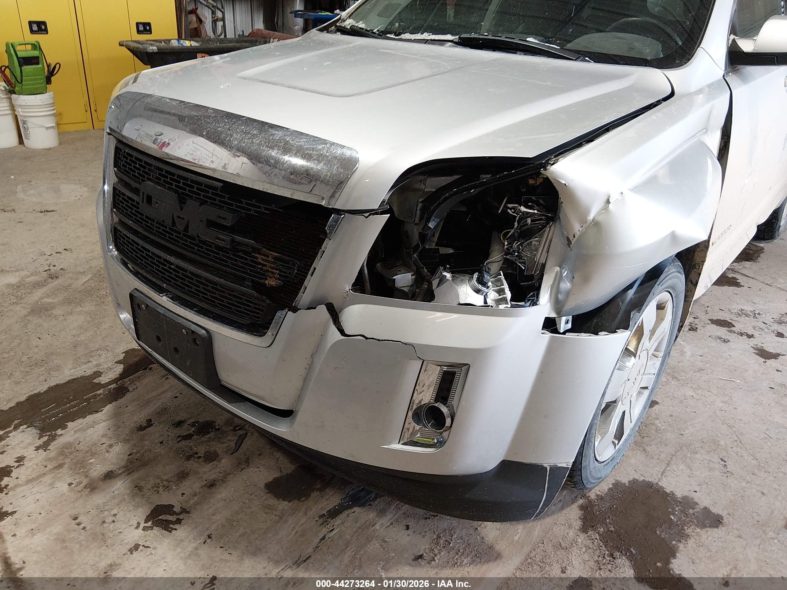 GMC TERRAIN image 6