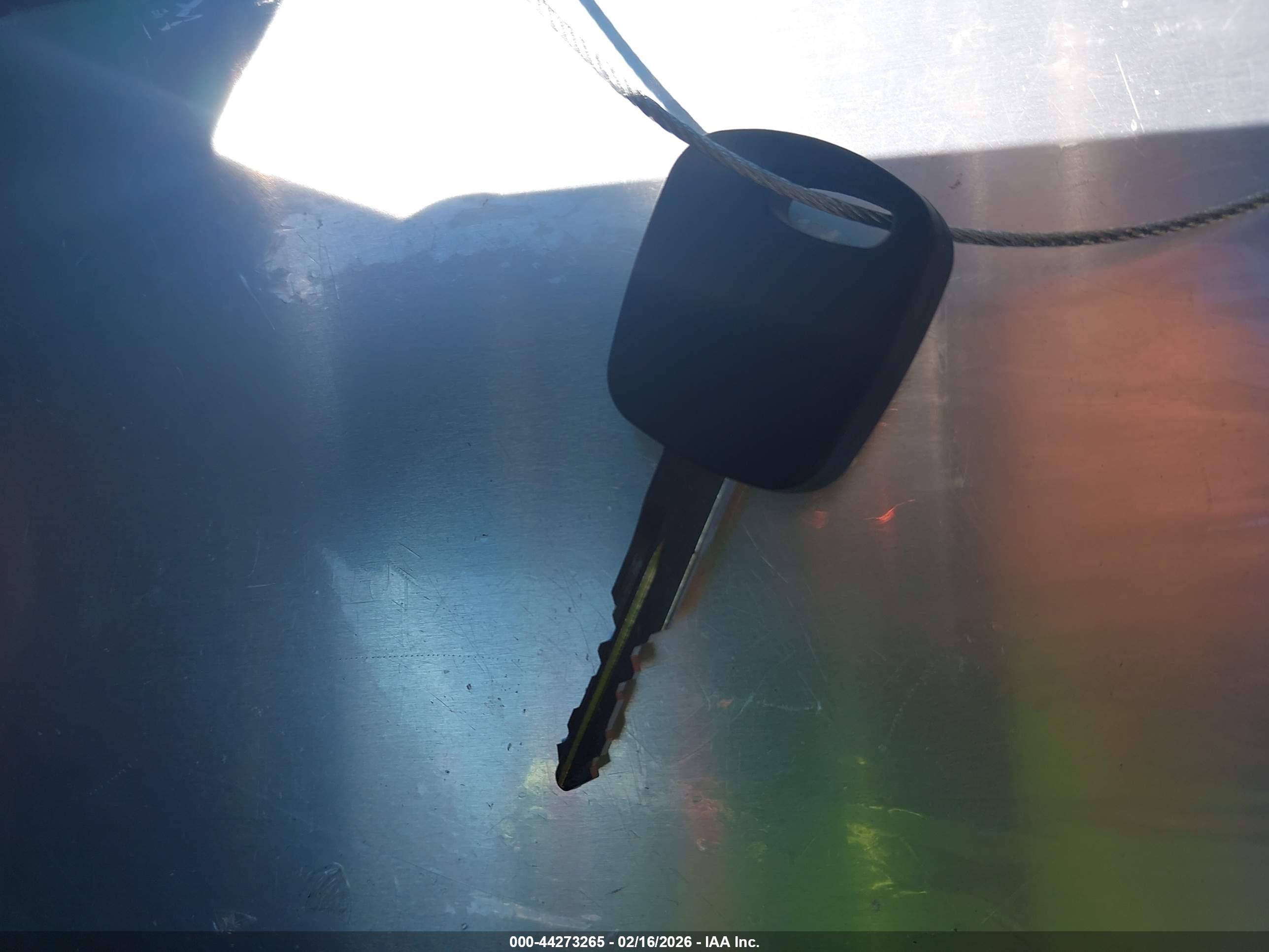 FORD CROWN image 11
