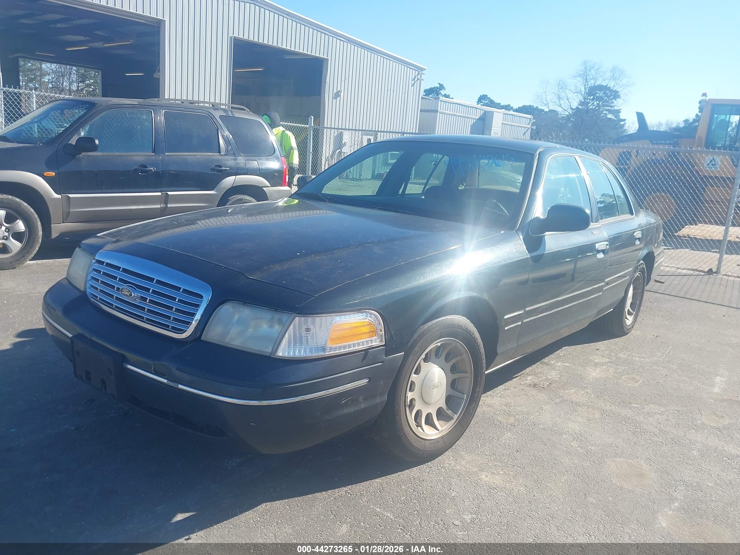 FORD CROWN image 2