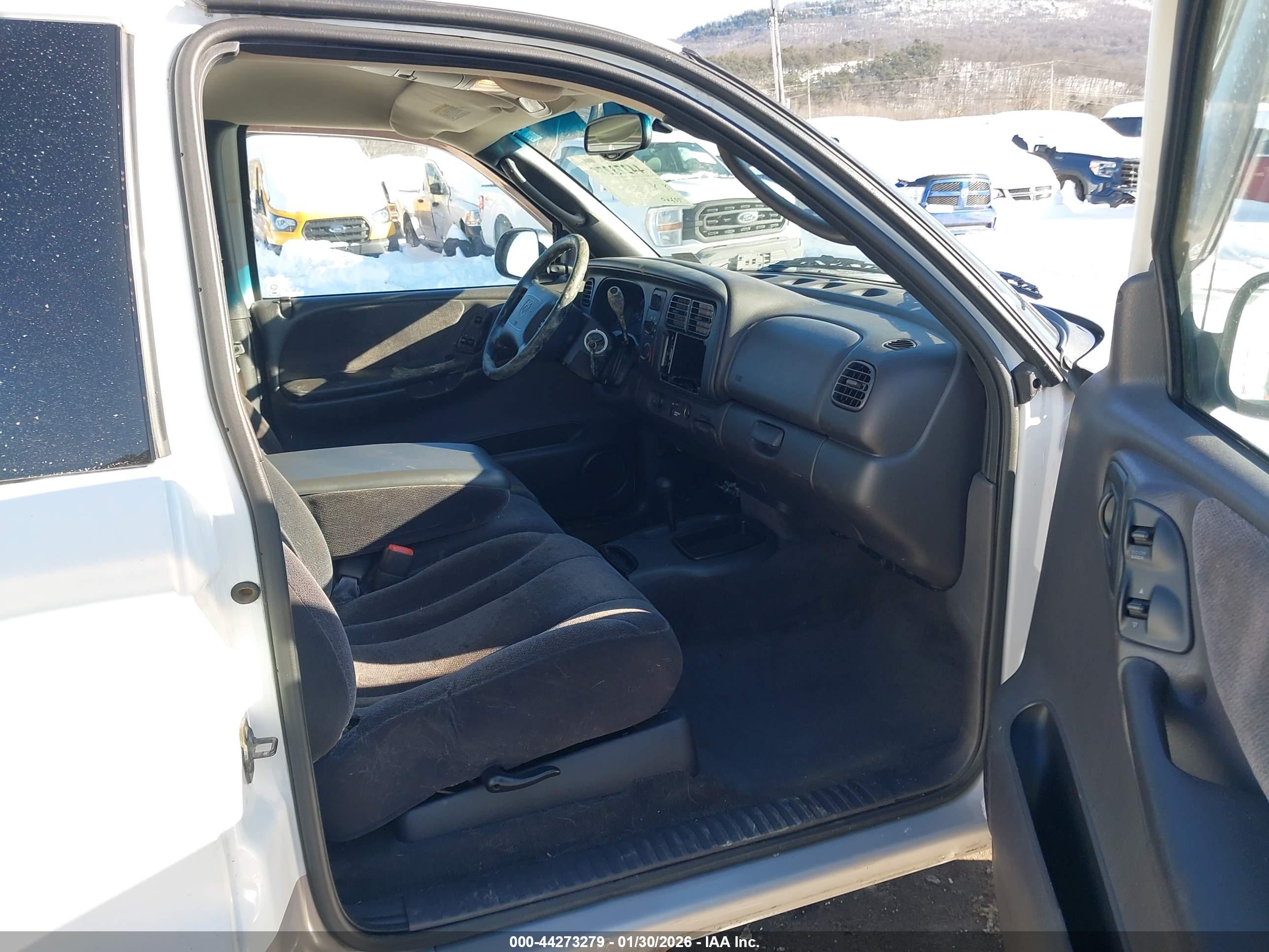 DODGE DAKOTA image 5
