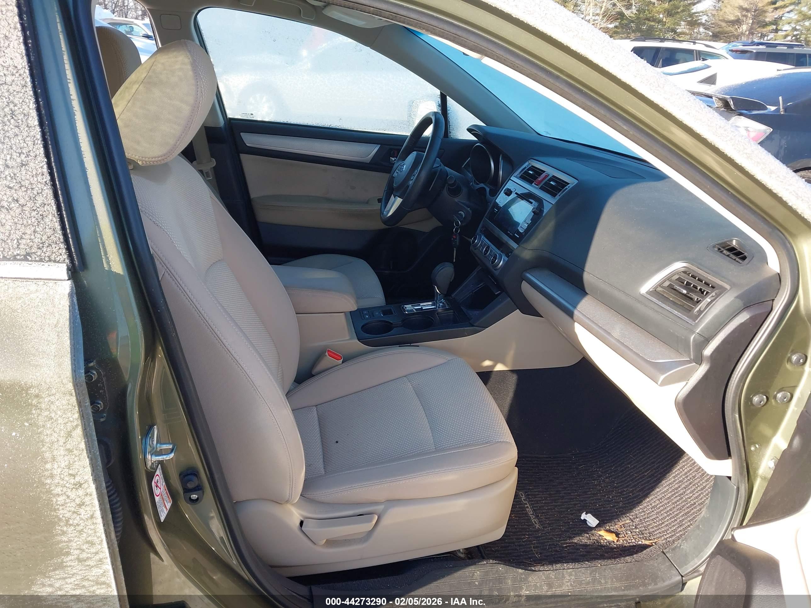 SUBARU OUTBACK image 5