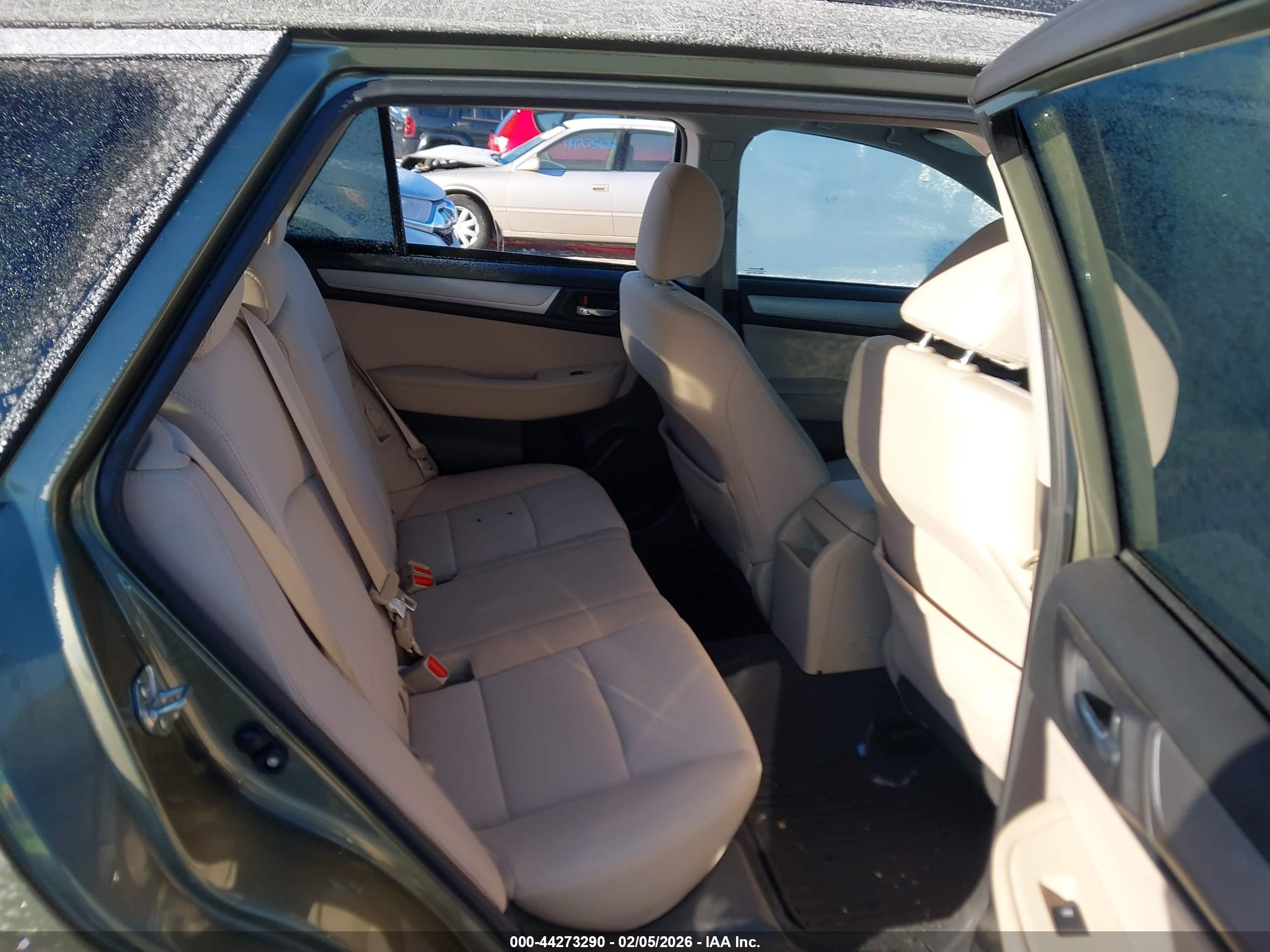 SUBARU OUTBACK image 8
