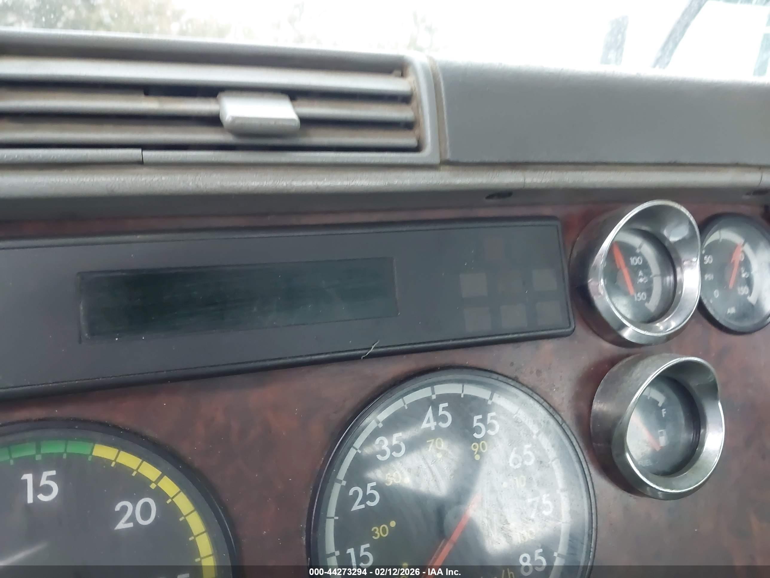 FREIGHTLINER CONVENTIONAL image 6