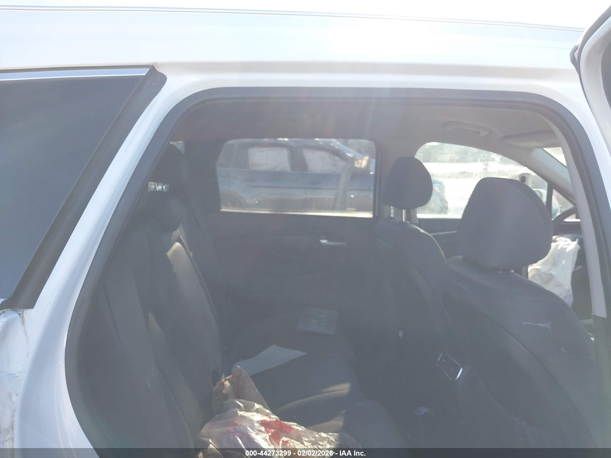 HYUNDAI SANTA image 8