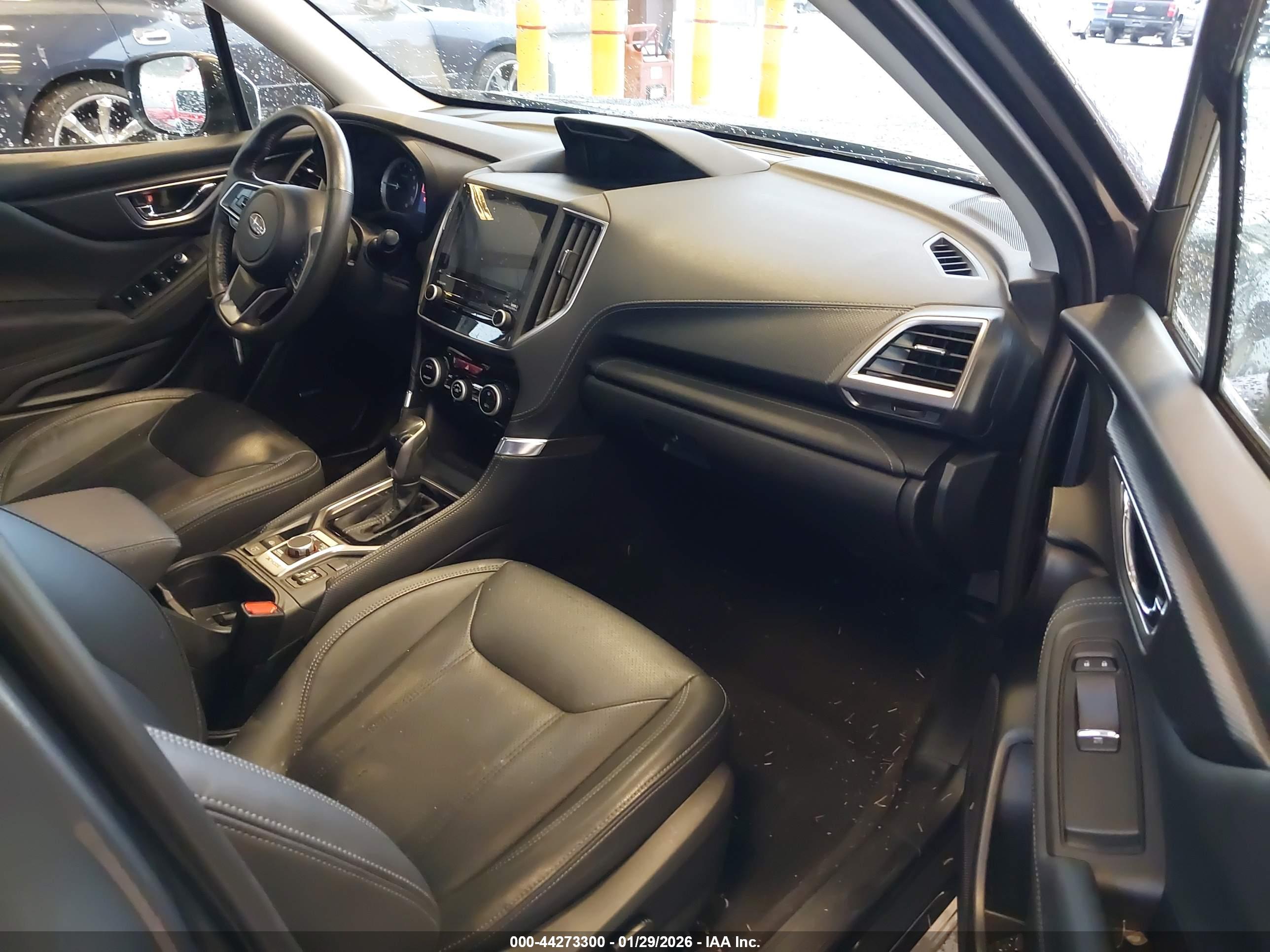 SUBARU FORESTER image 5