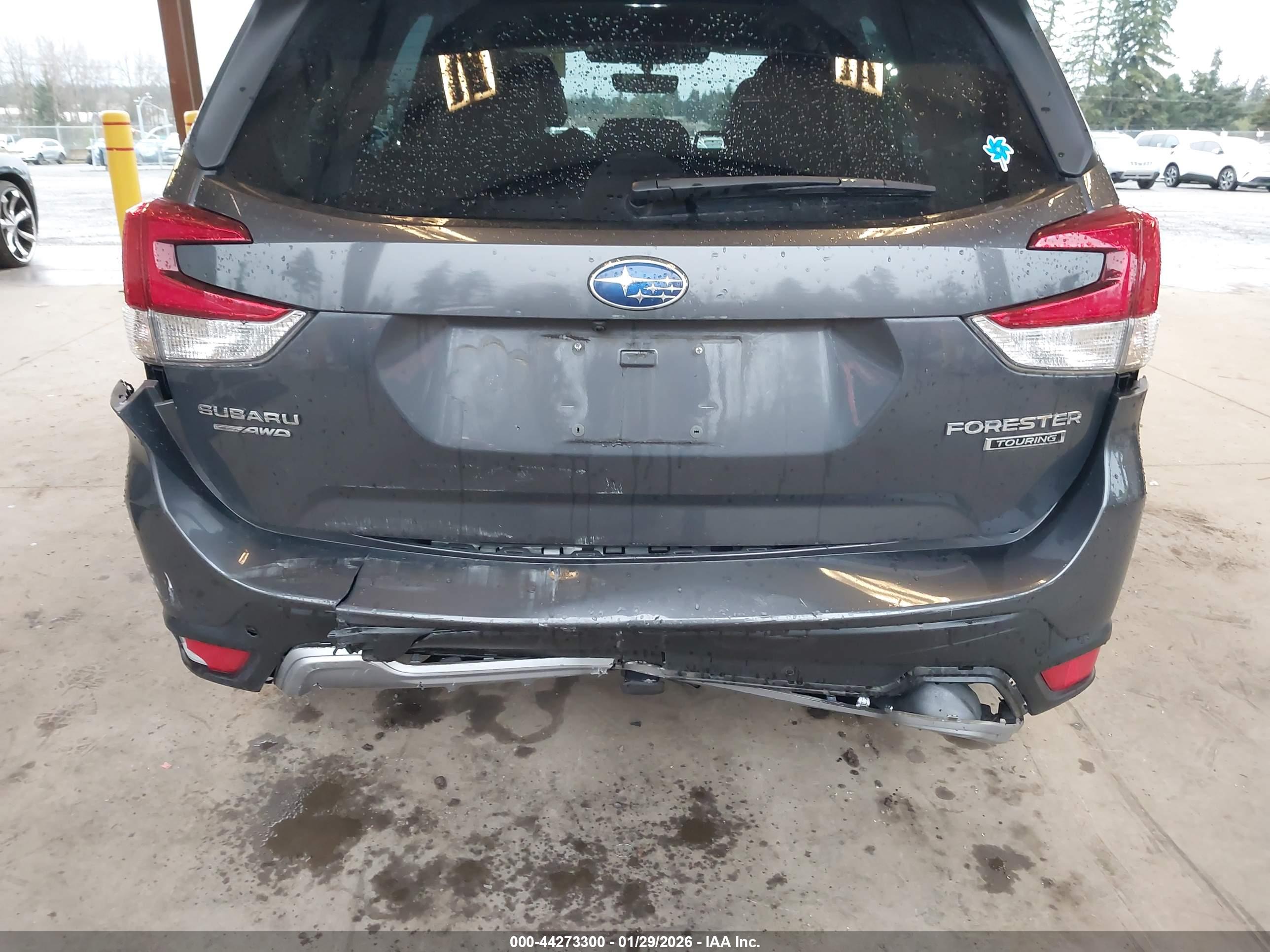 SUBARU FORESTER image 6