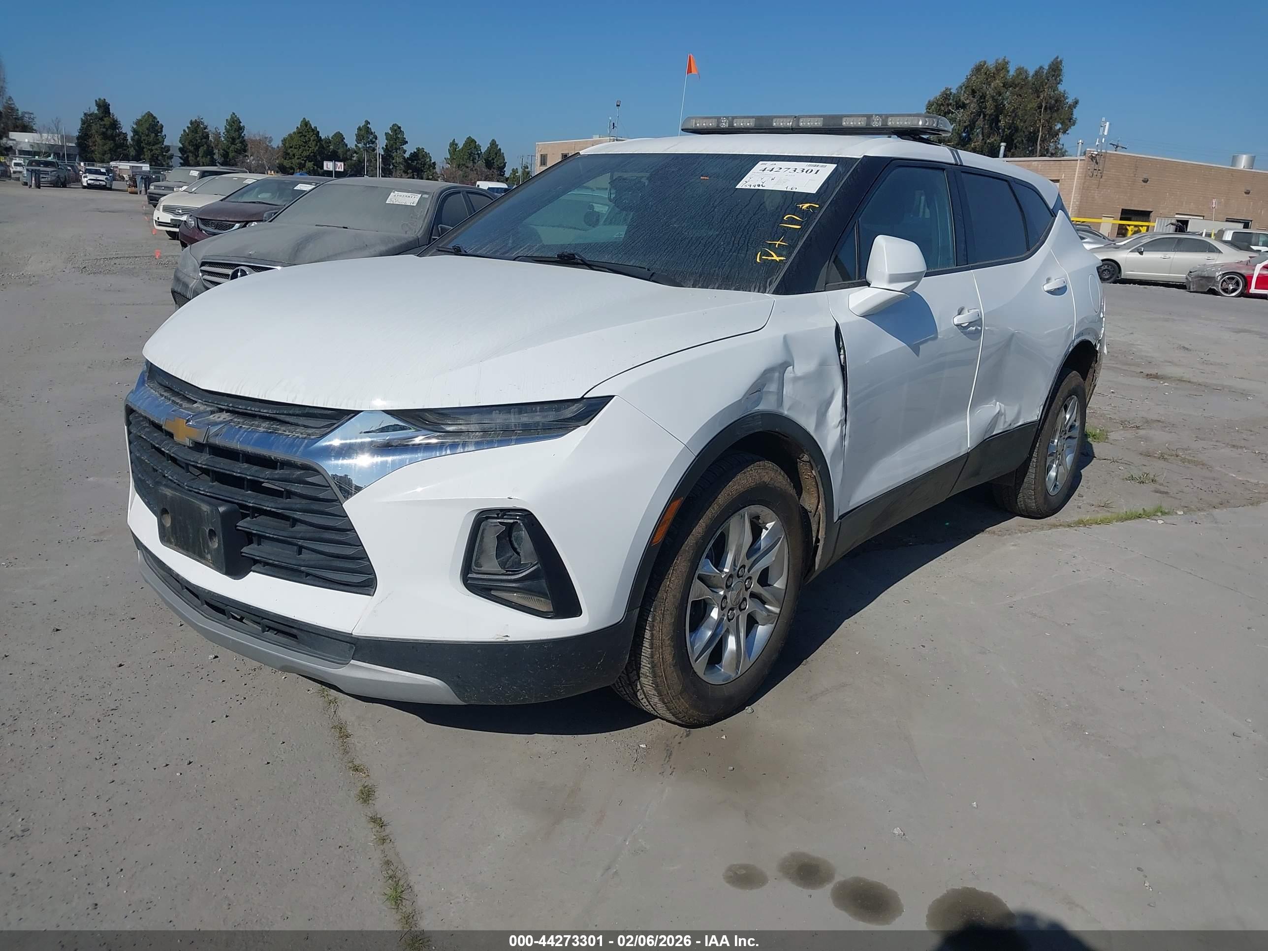 CHEVROLET BLAZER image 2