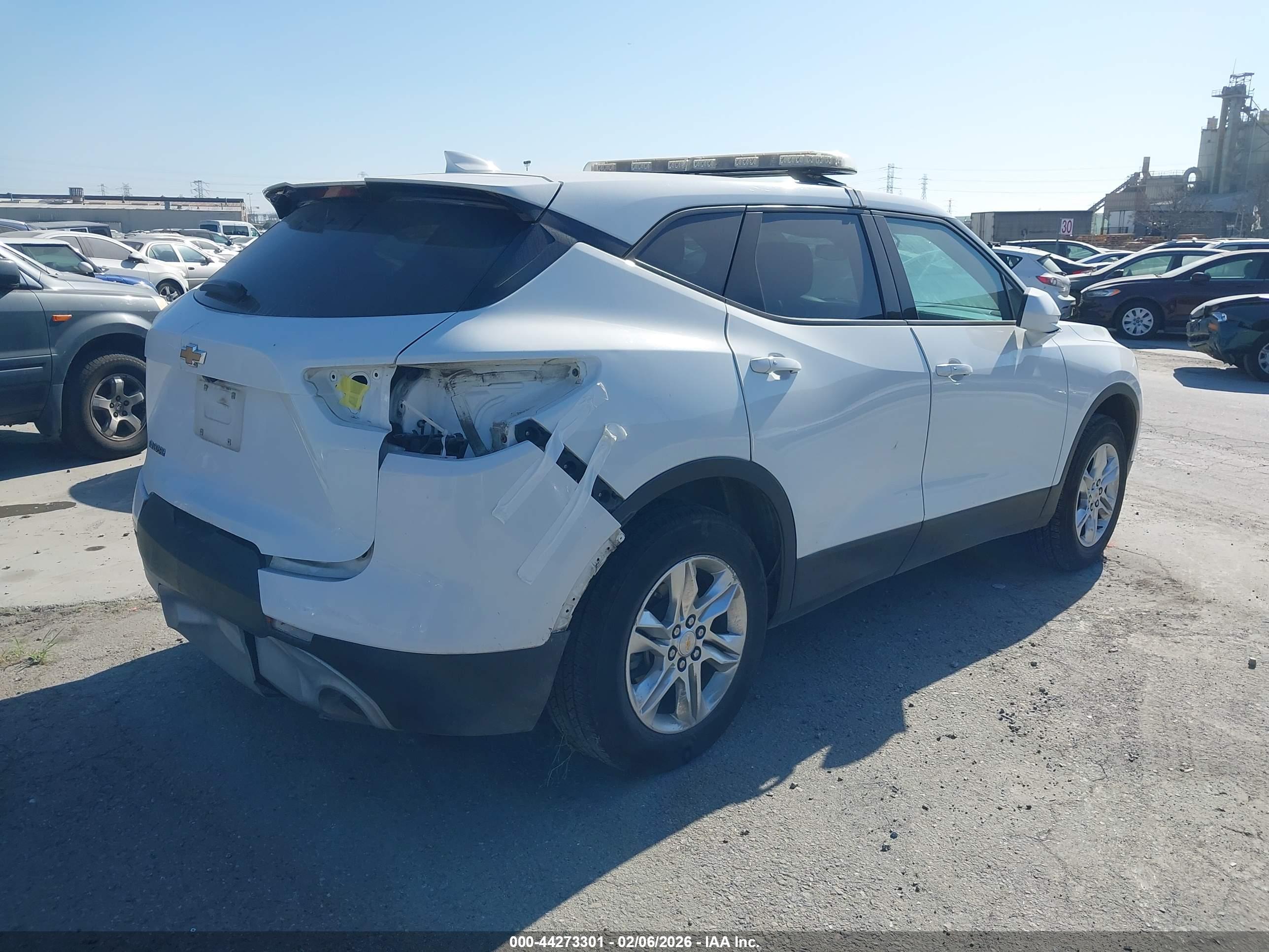 CHEVROLET BLAZER image 4