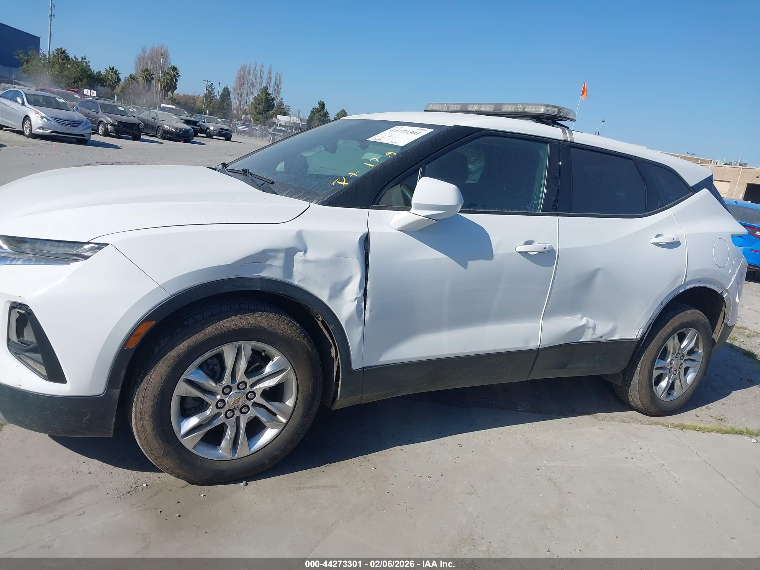 CHEVROLET BLAZER image 6