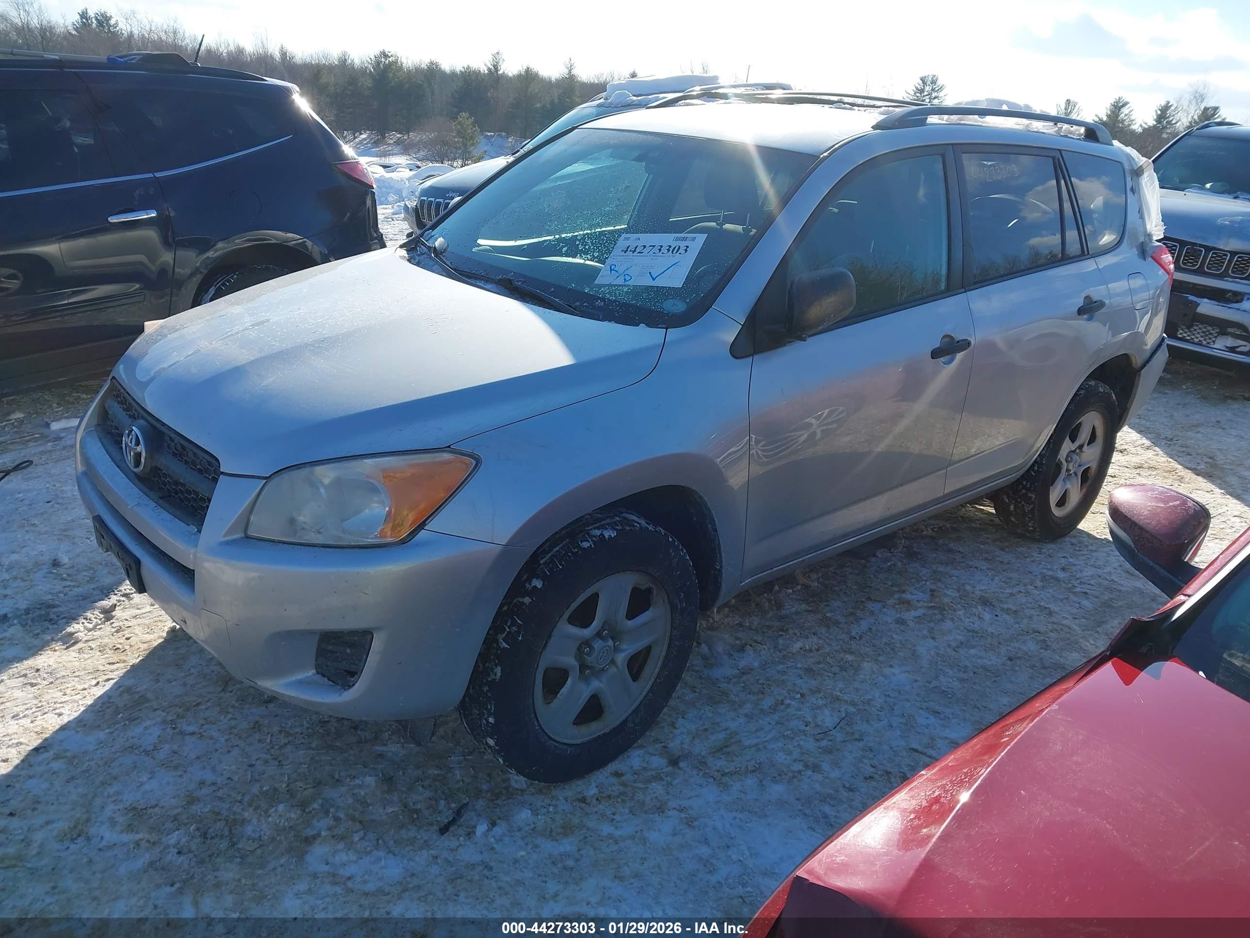 TOYOTA RAV4 image 2