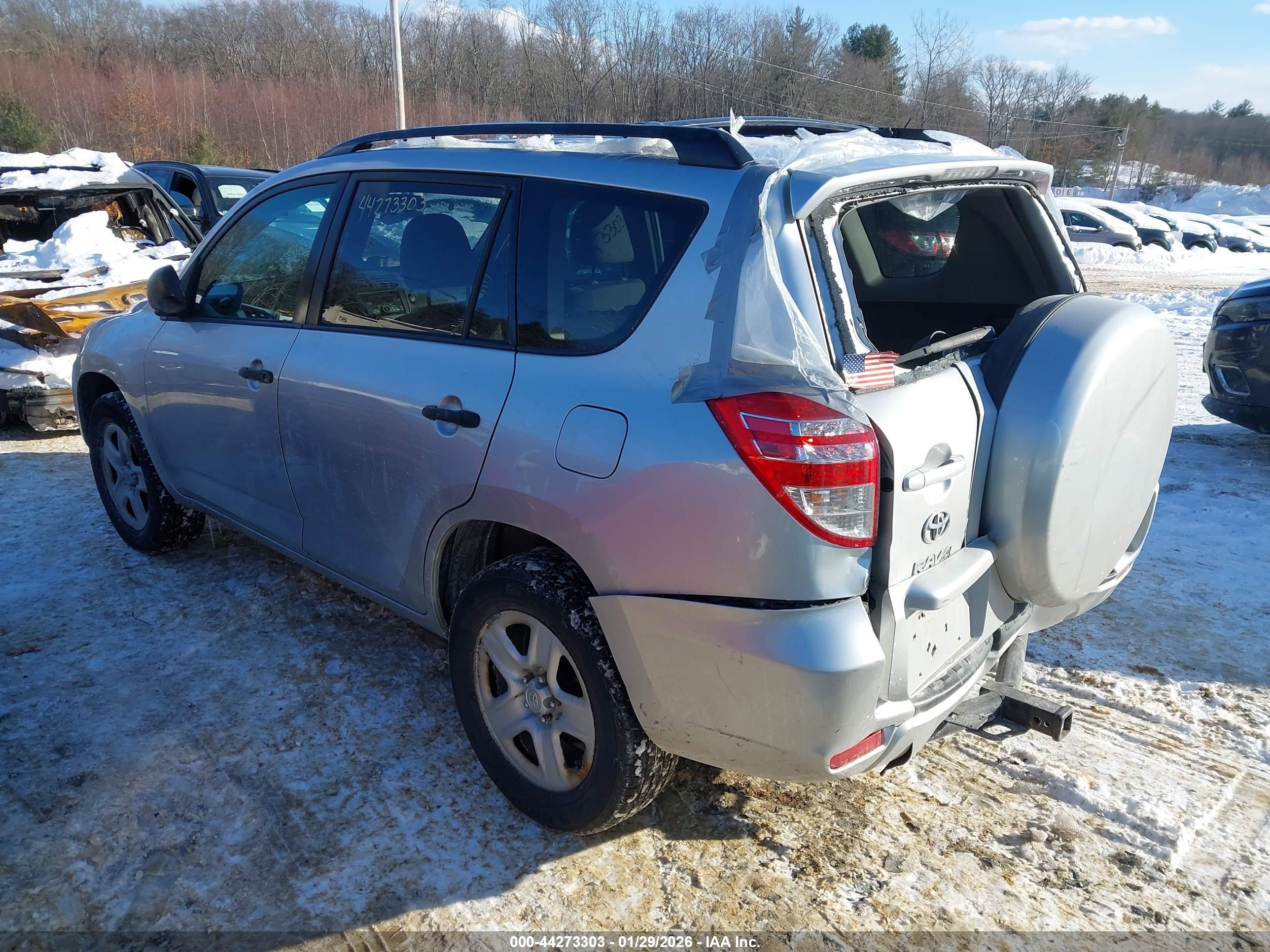 TOYOTA RAV4 image 3