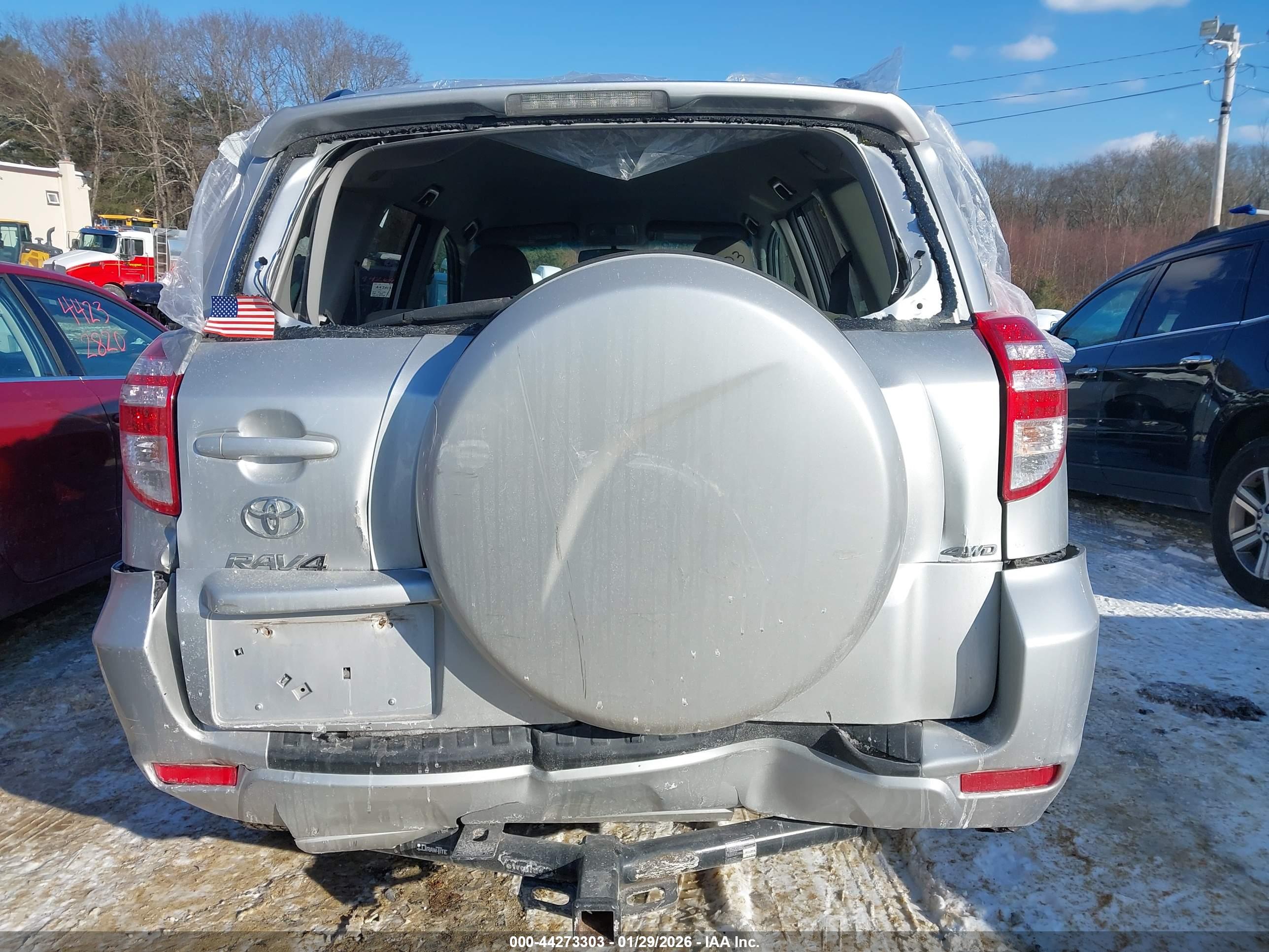 TOYOTA RAV4 image 6