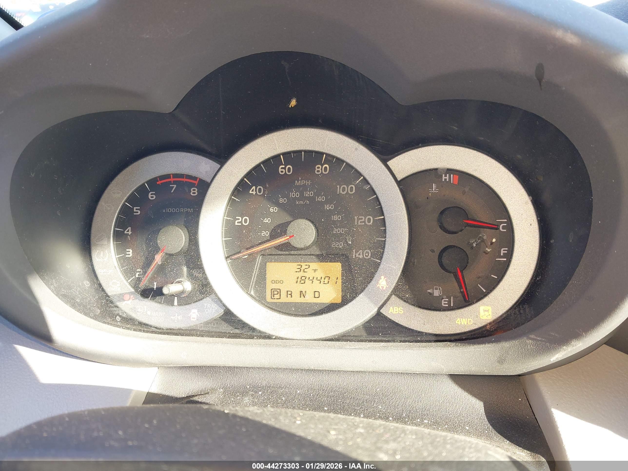 TOYOTA RAV4 image 7