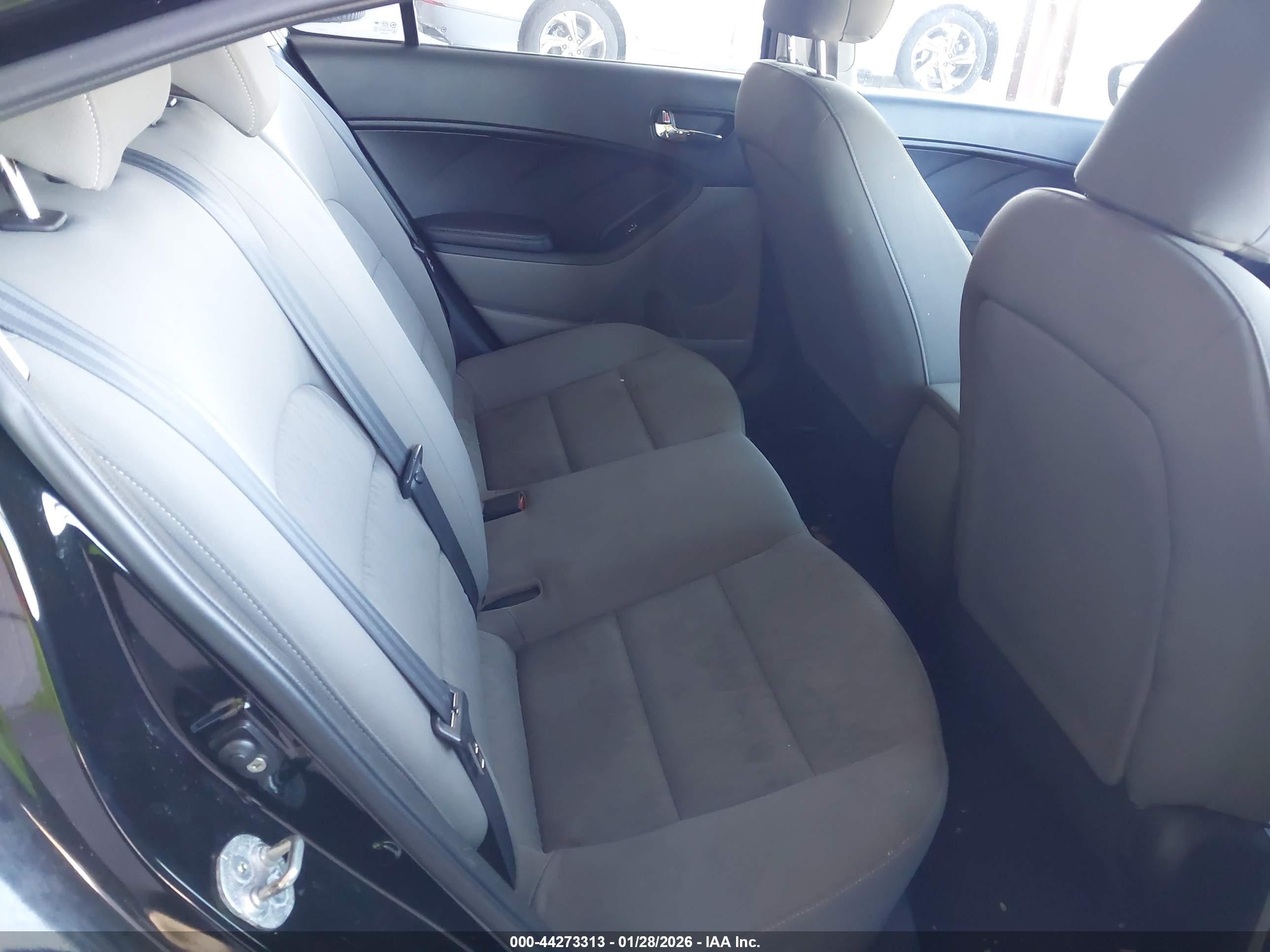 KIA FORTE image 8