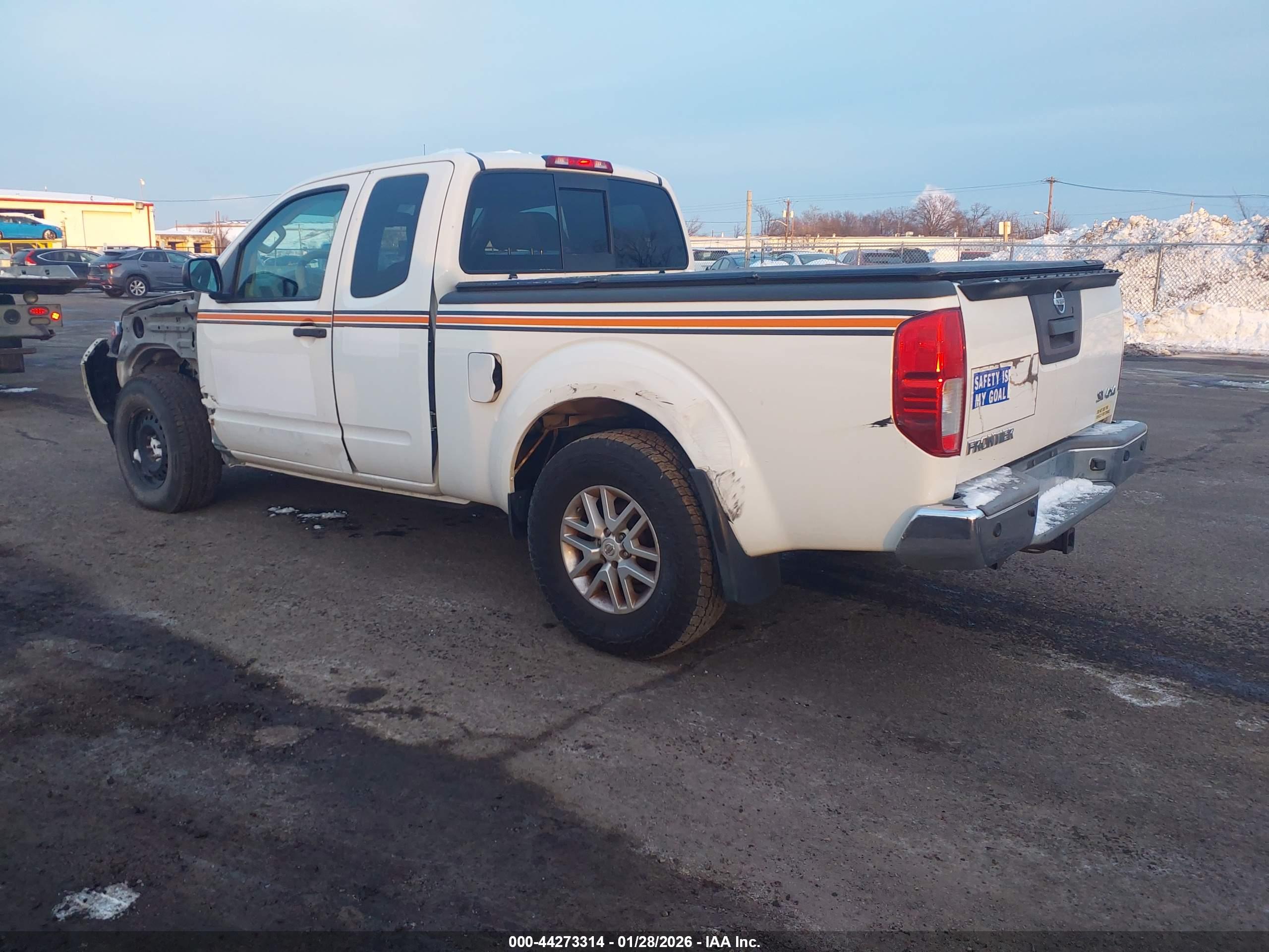 NISSAN FRONTIER image 3
