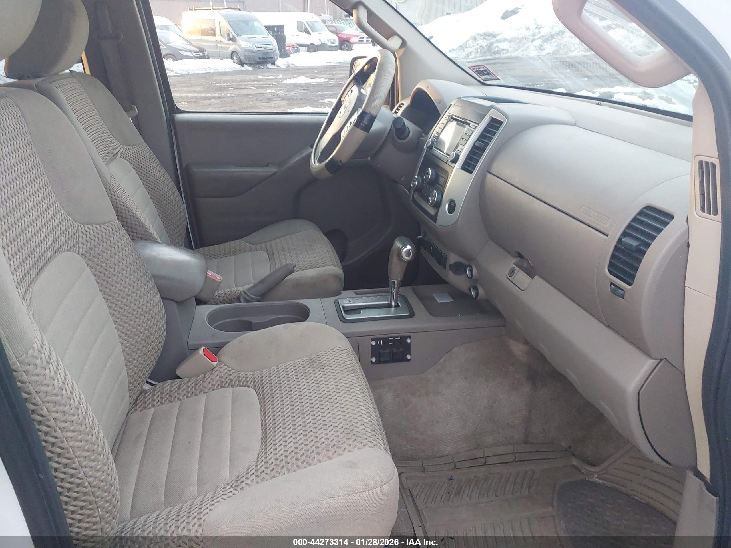 NISSAN FRONTIER image 5