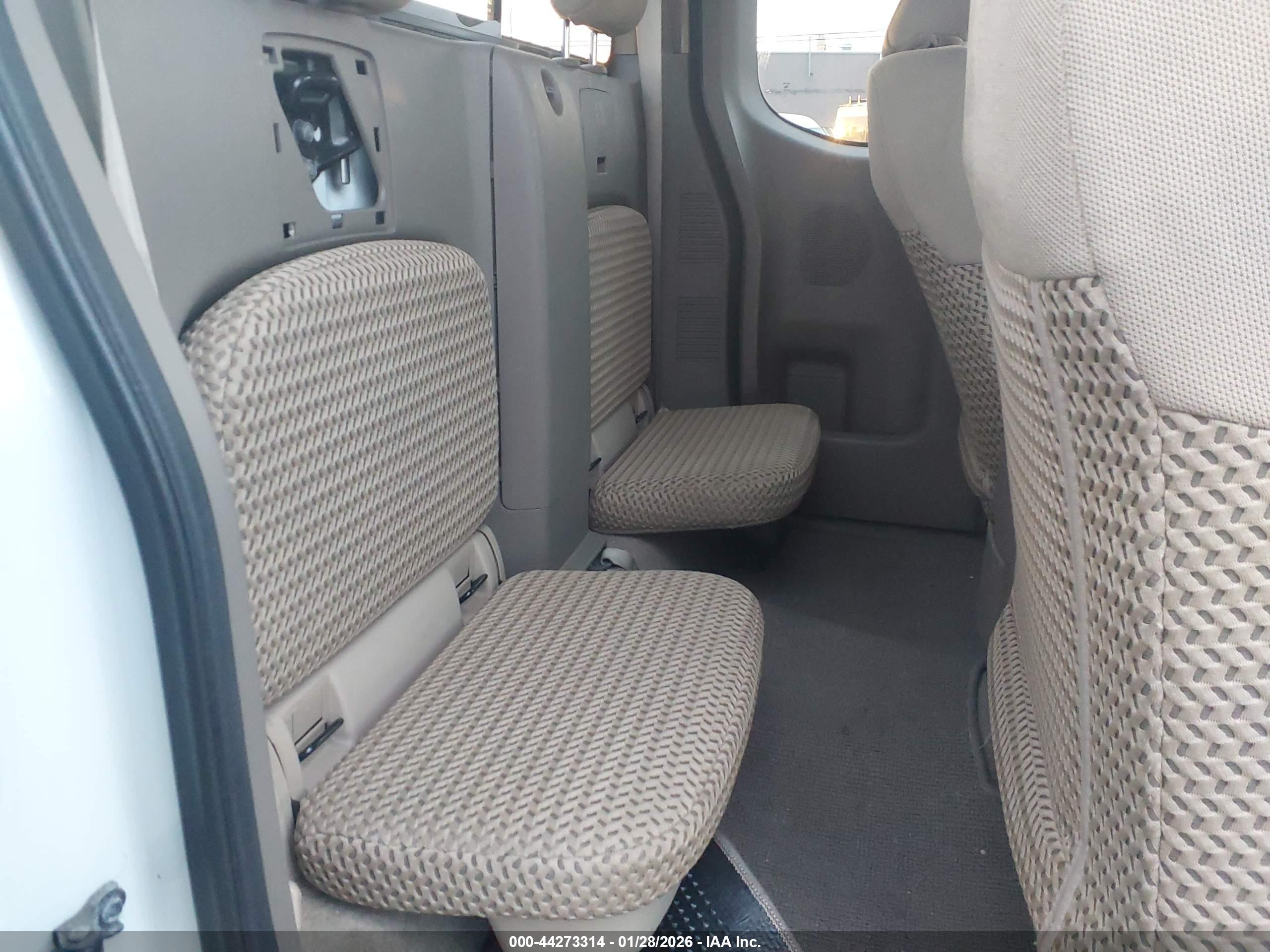 NISSAN FRONTIER image 8