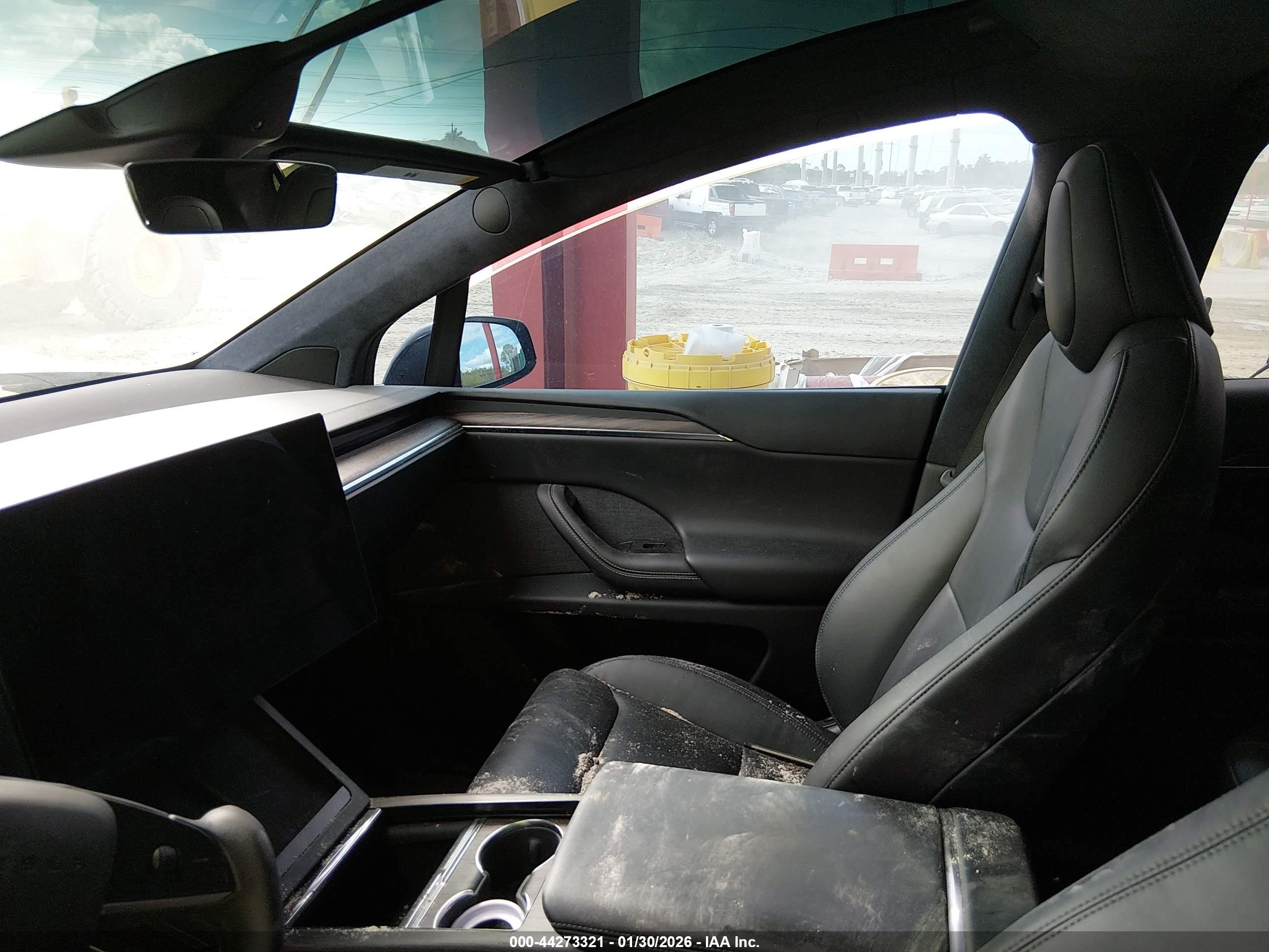 TESLA MODEL image 5