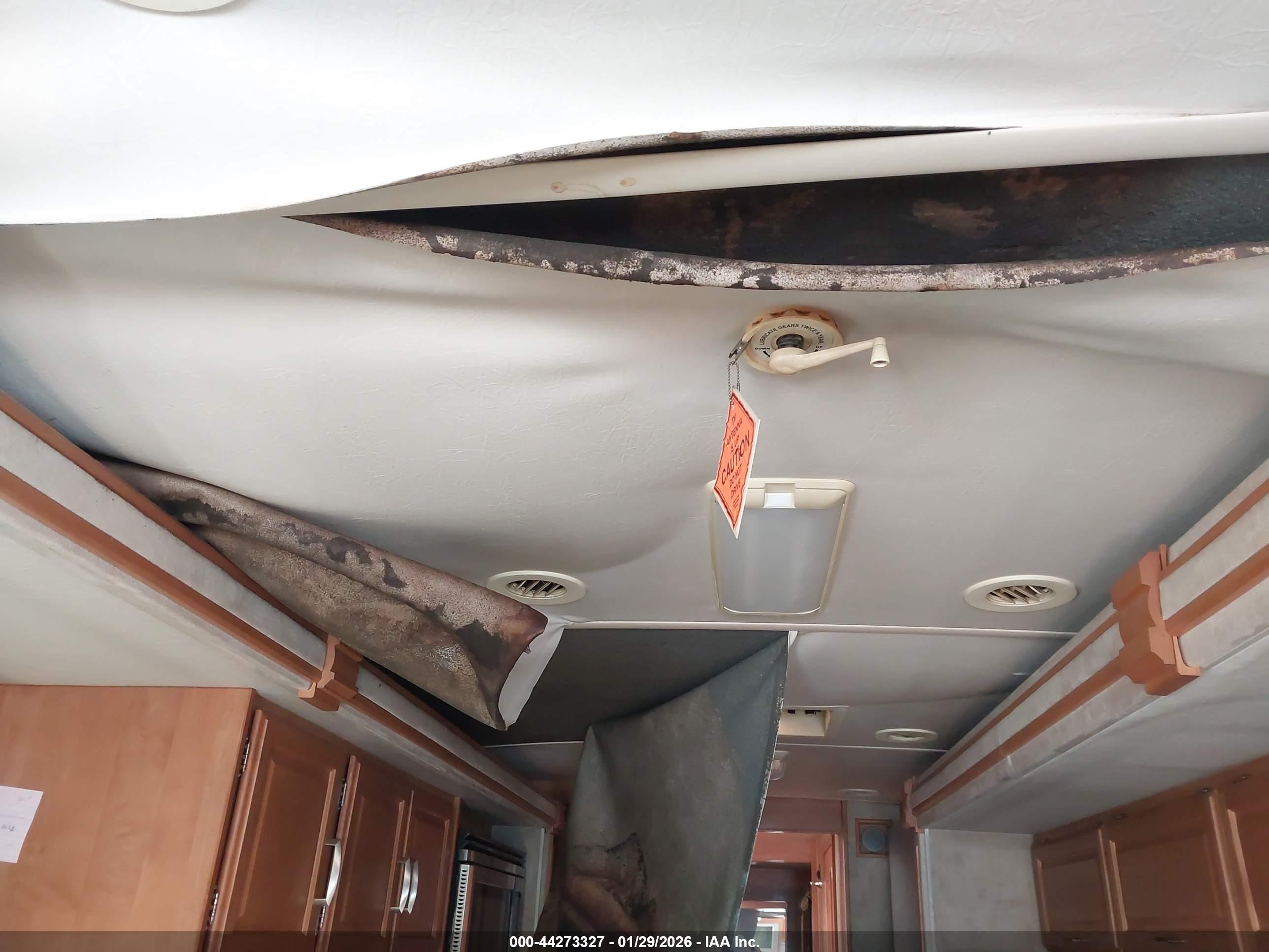 FREIGHTLINER CHASSIS image 6