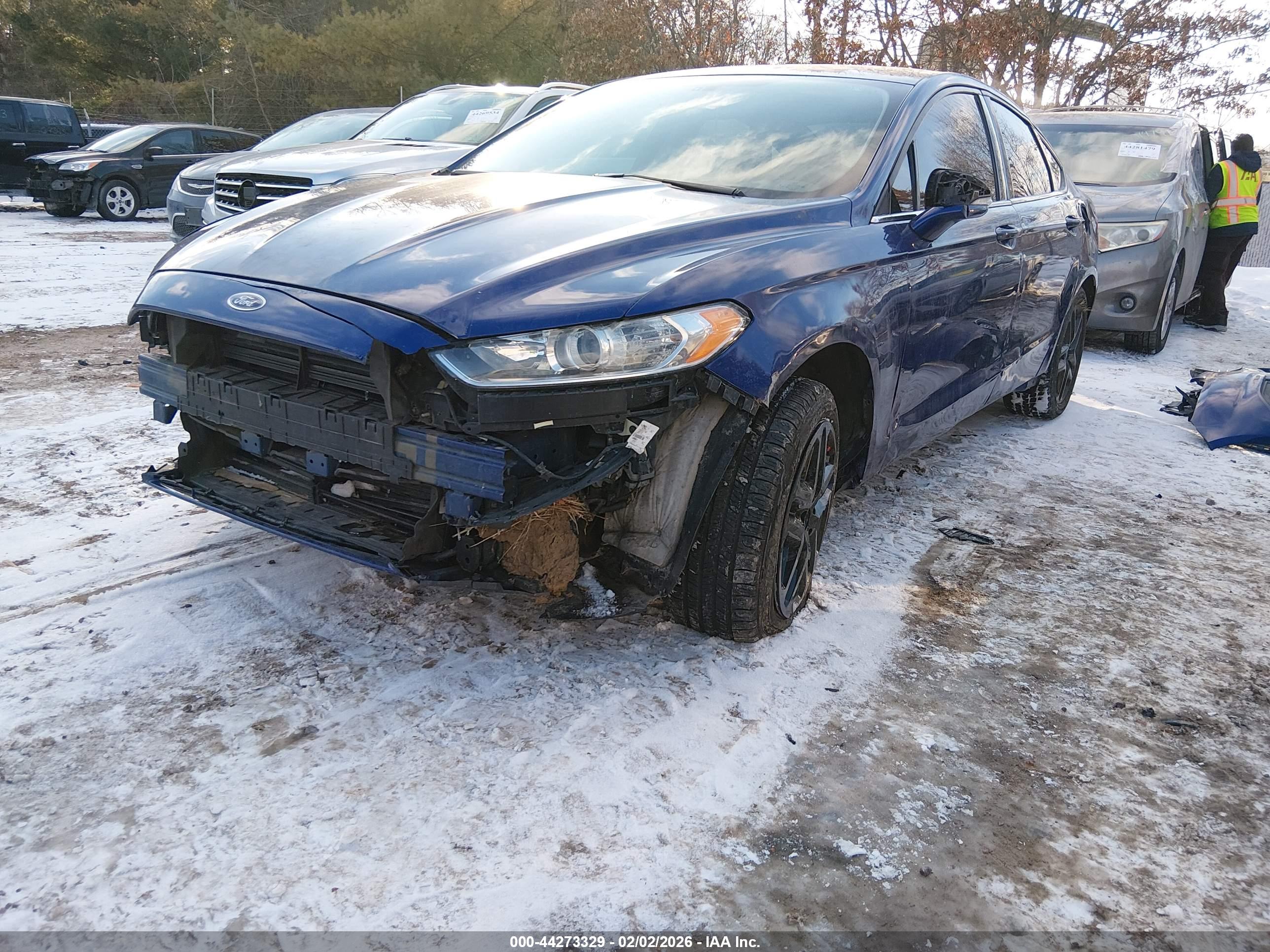 FORD FUSION image 6