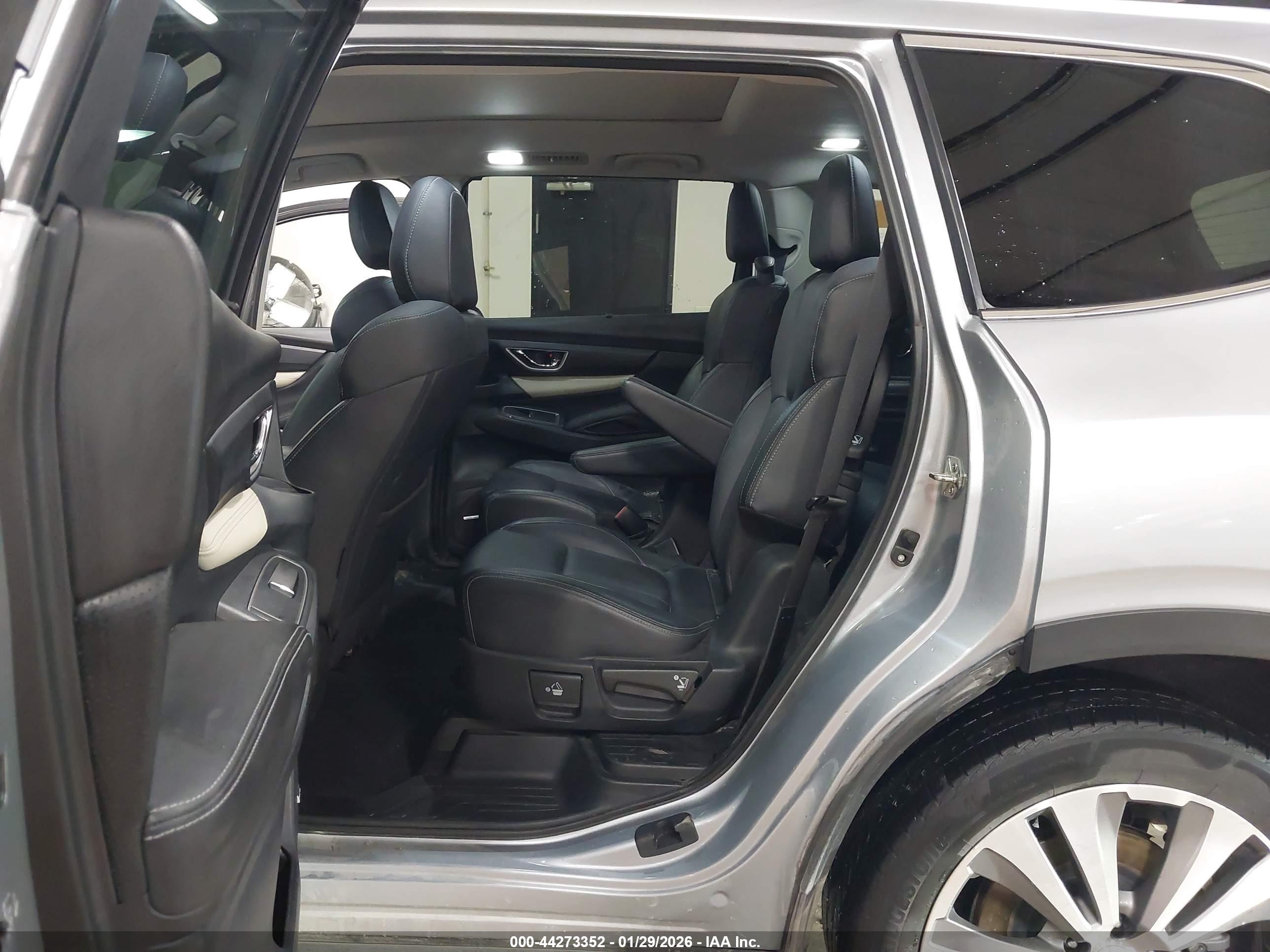 SUBARU ASCENT image 8