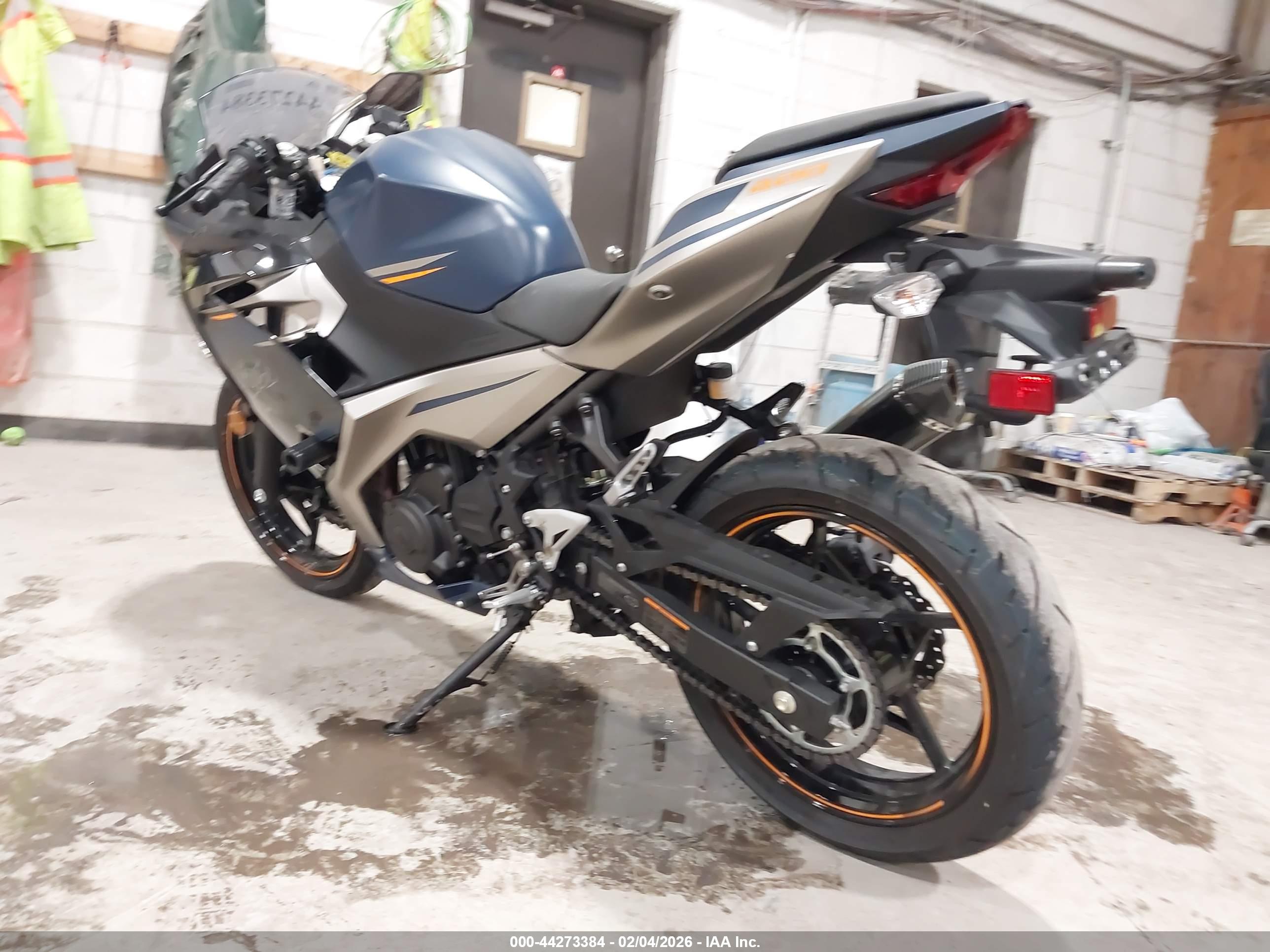KAWASAKI EX400 image 3