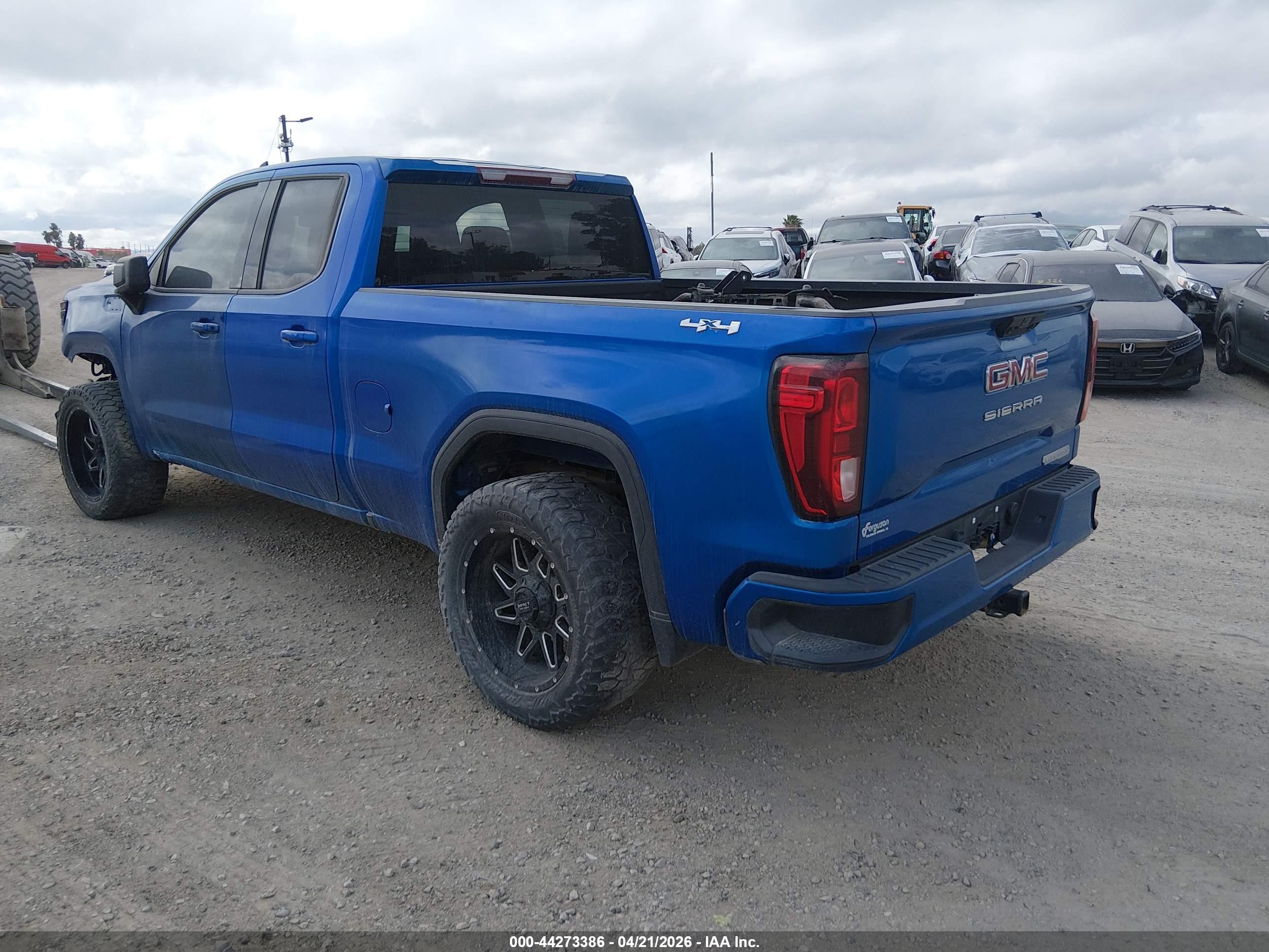 GMC SIERRA image 3