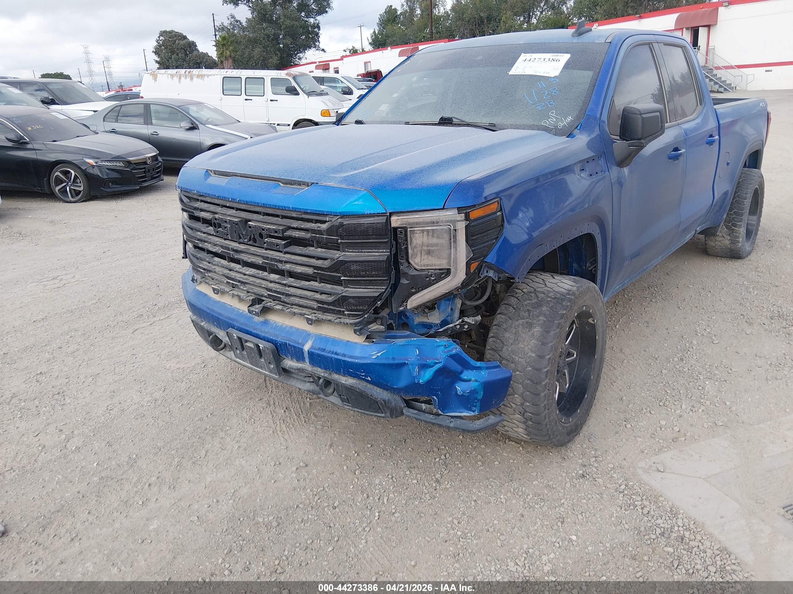 GMC SIERRA image 6