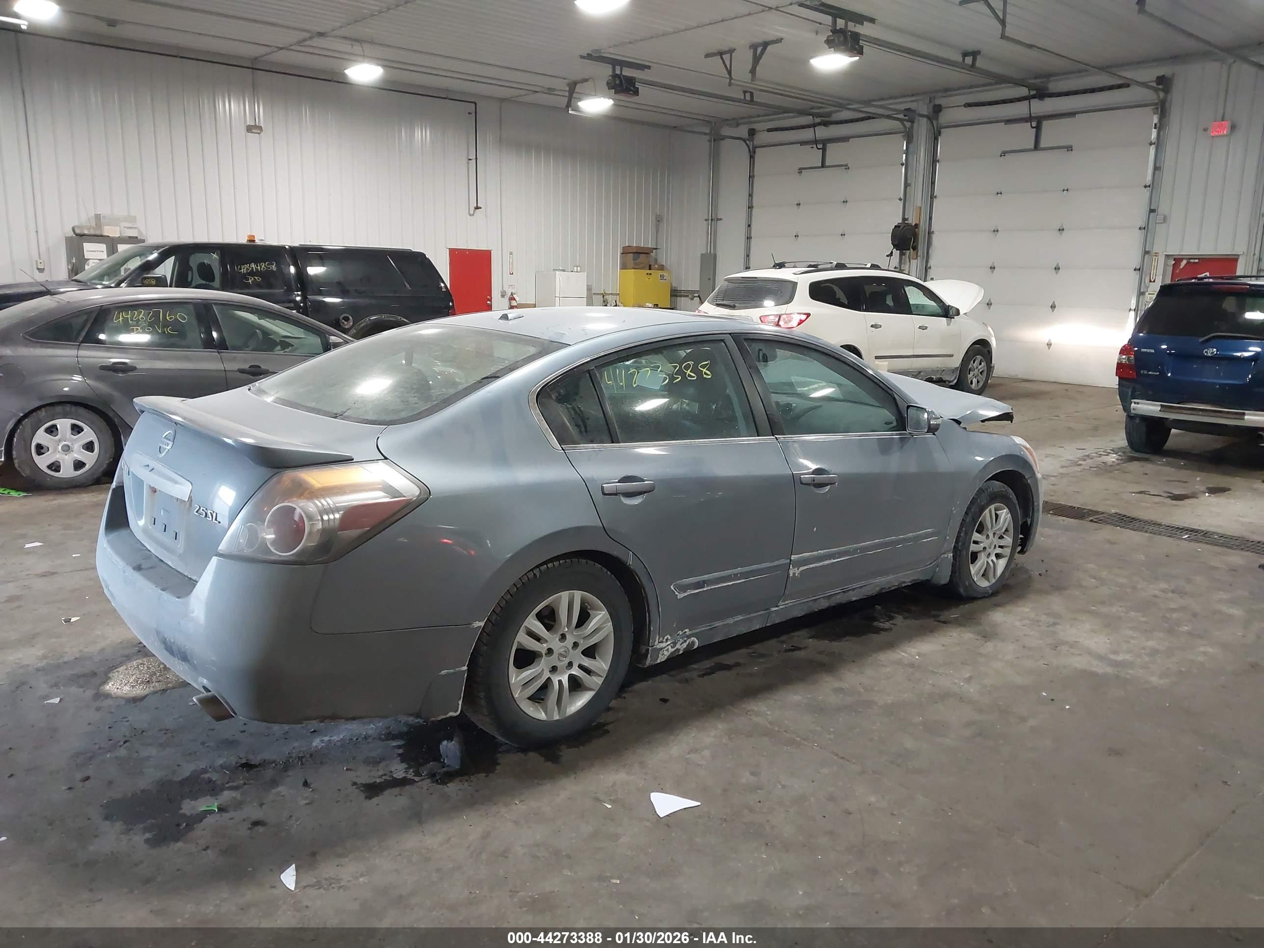 NISSAN ALTIMA image 4