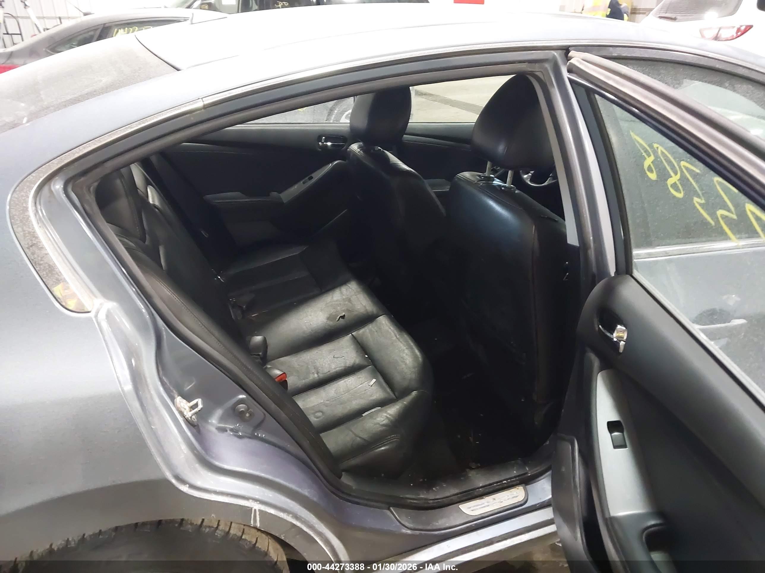 NISSAN ALTIMA image 8