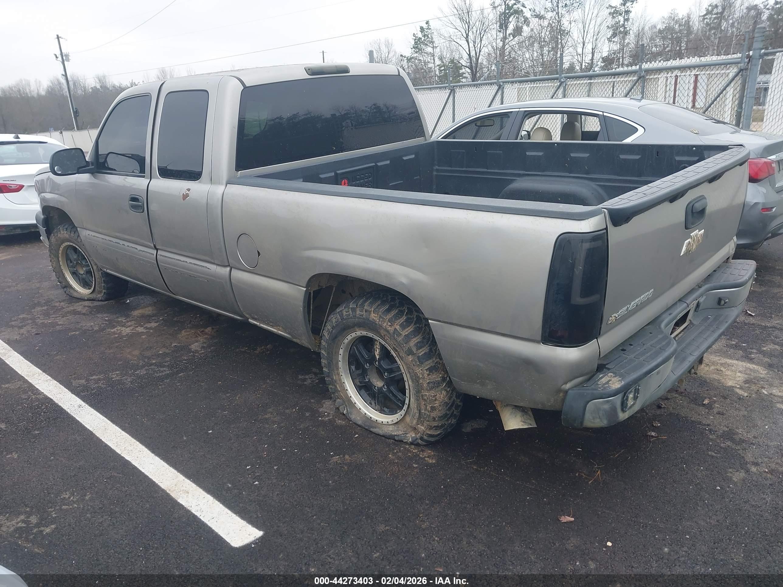 CHEVROLET SILVERADO image 3