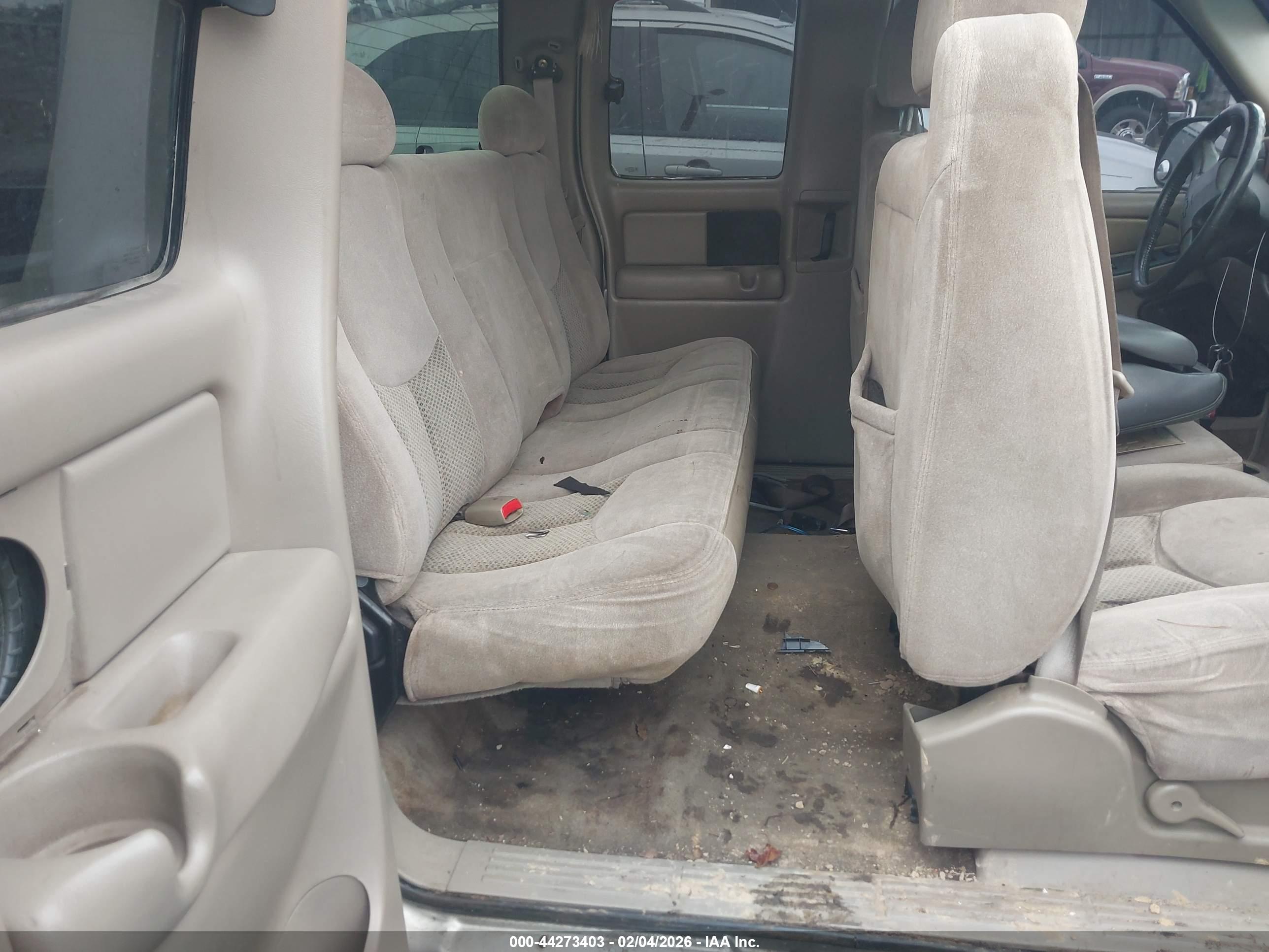 CHEVROLET SILVERADO image 8