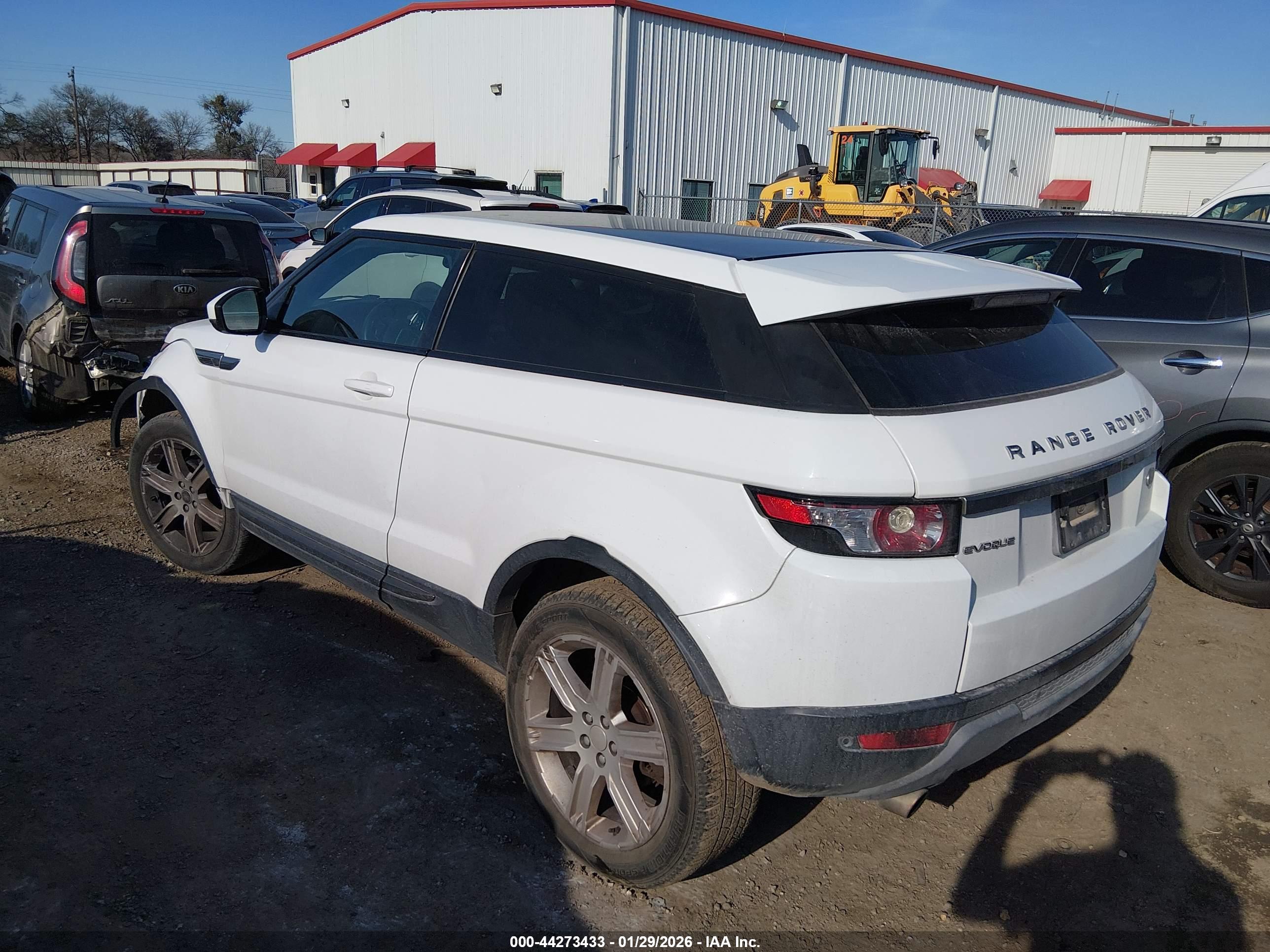 LAND ROVER image 3
