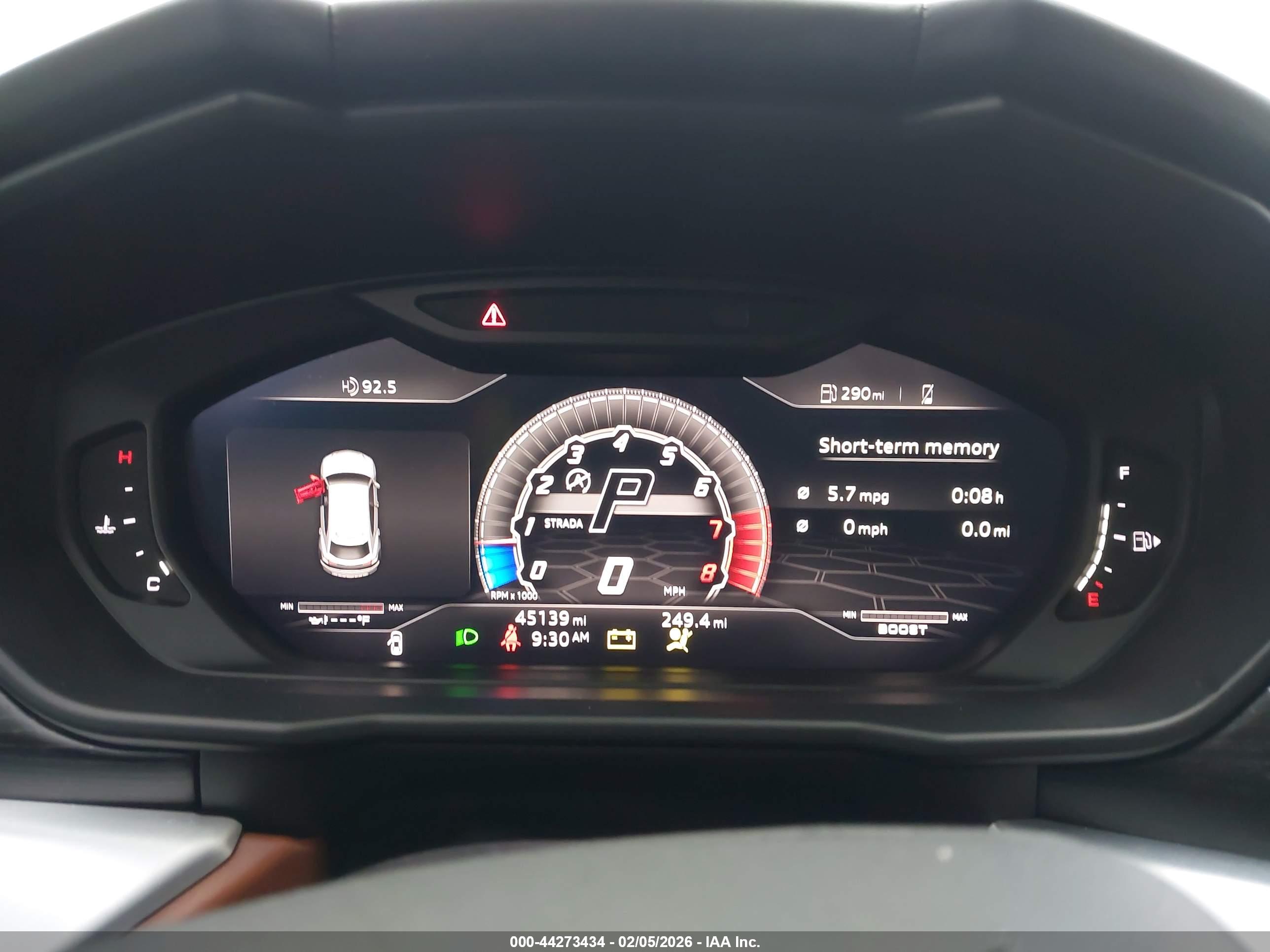 LAMBORGHINI URUS image 7