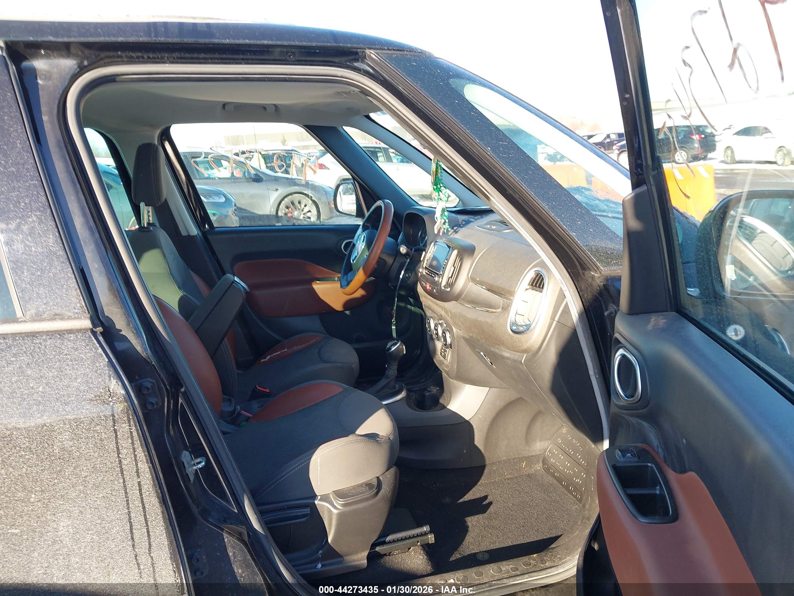 FIAT 500L image 5