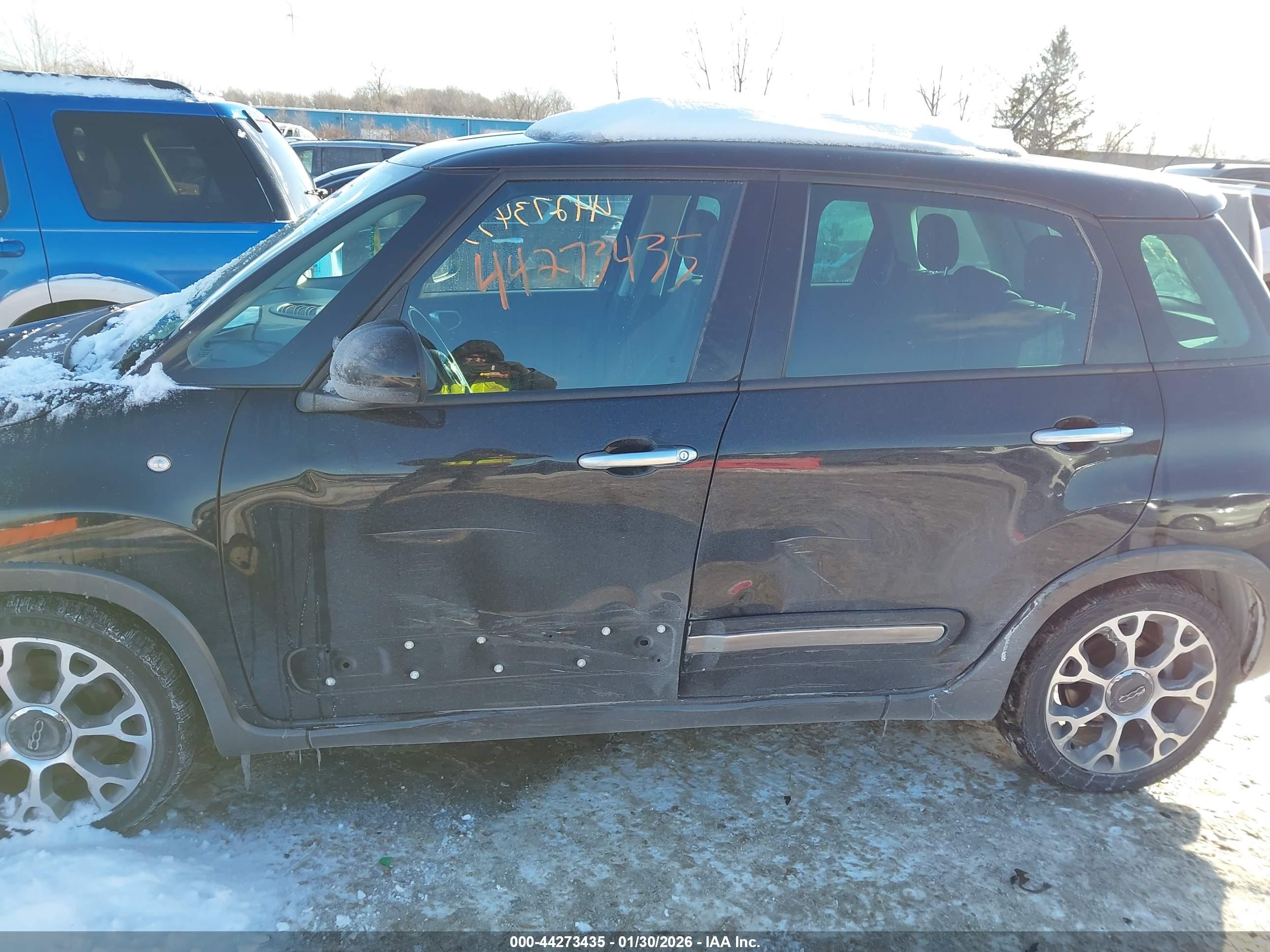 FIAT 500L image 6