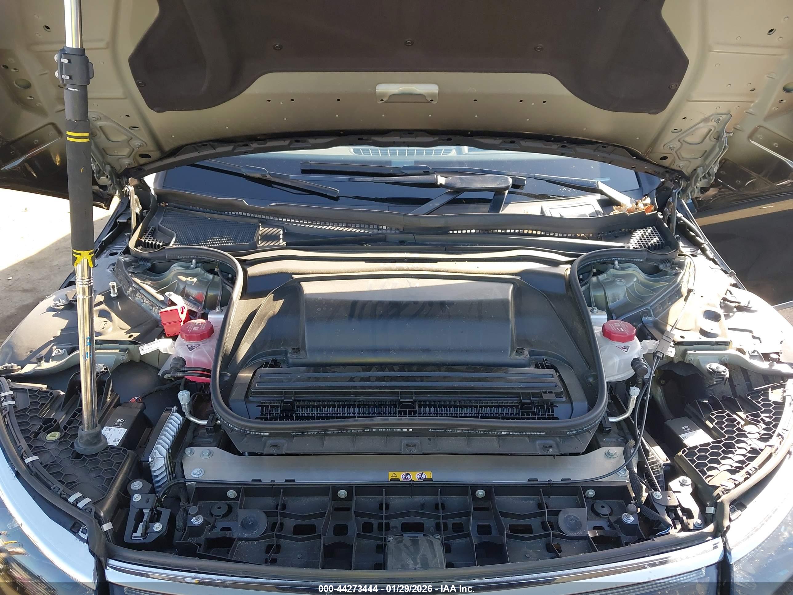 MERCEDES-BENZ EQS image 10