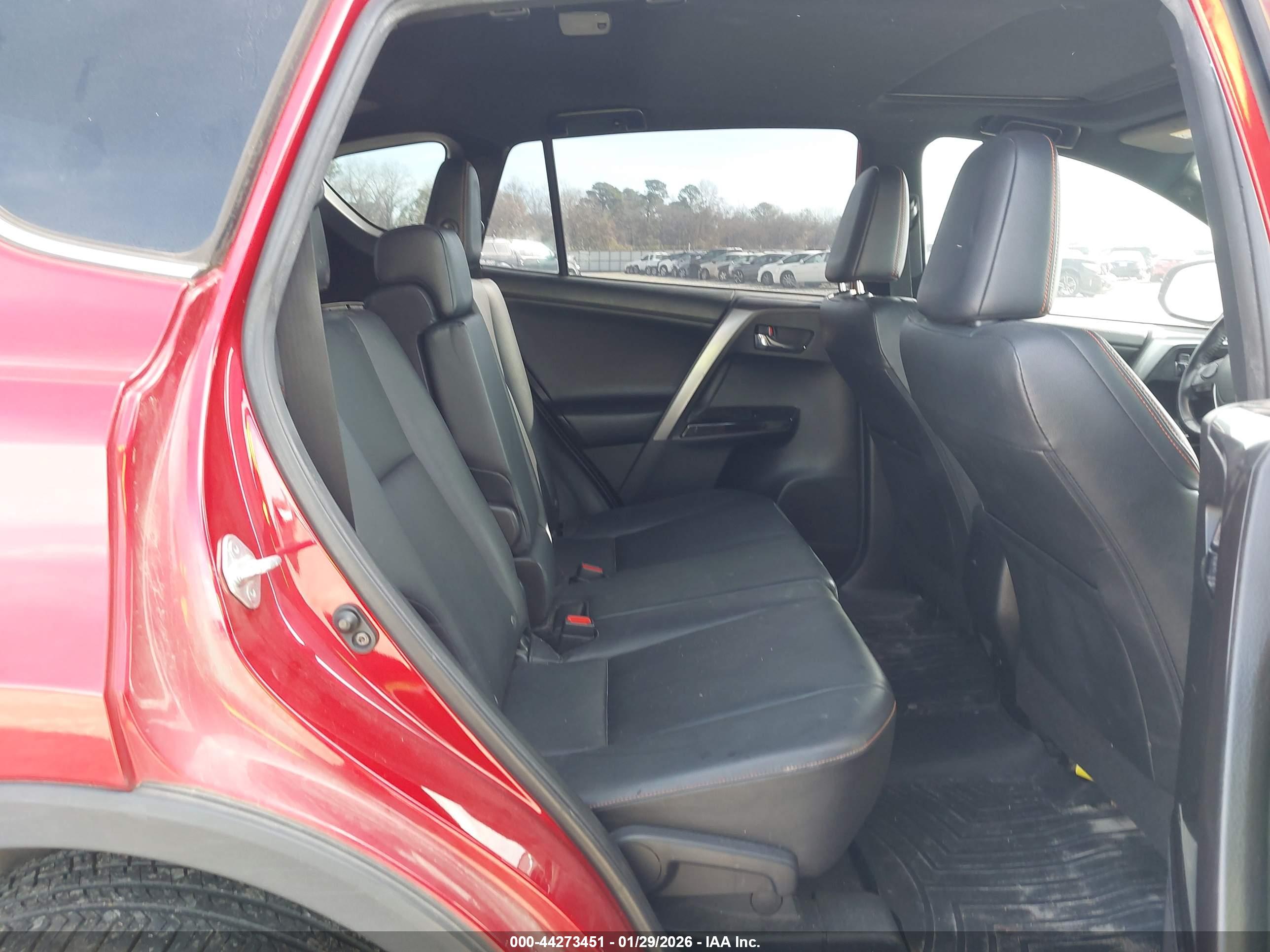 TOYOTA RAV4 image 8
