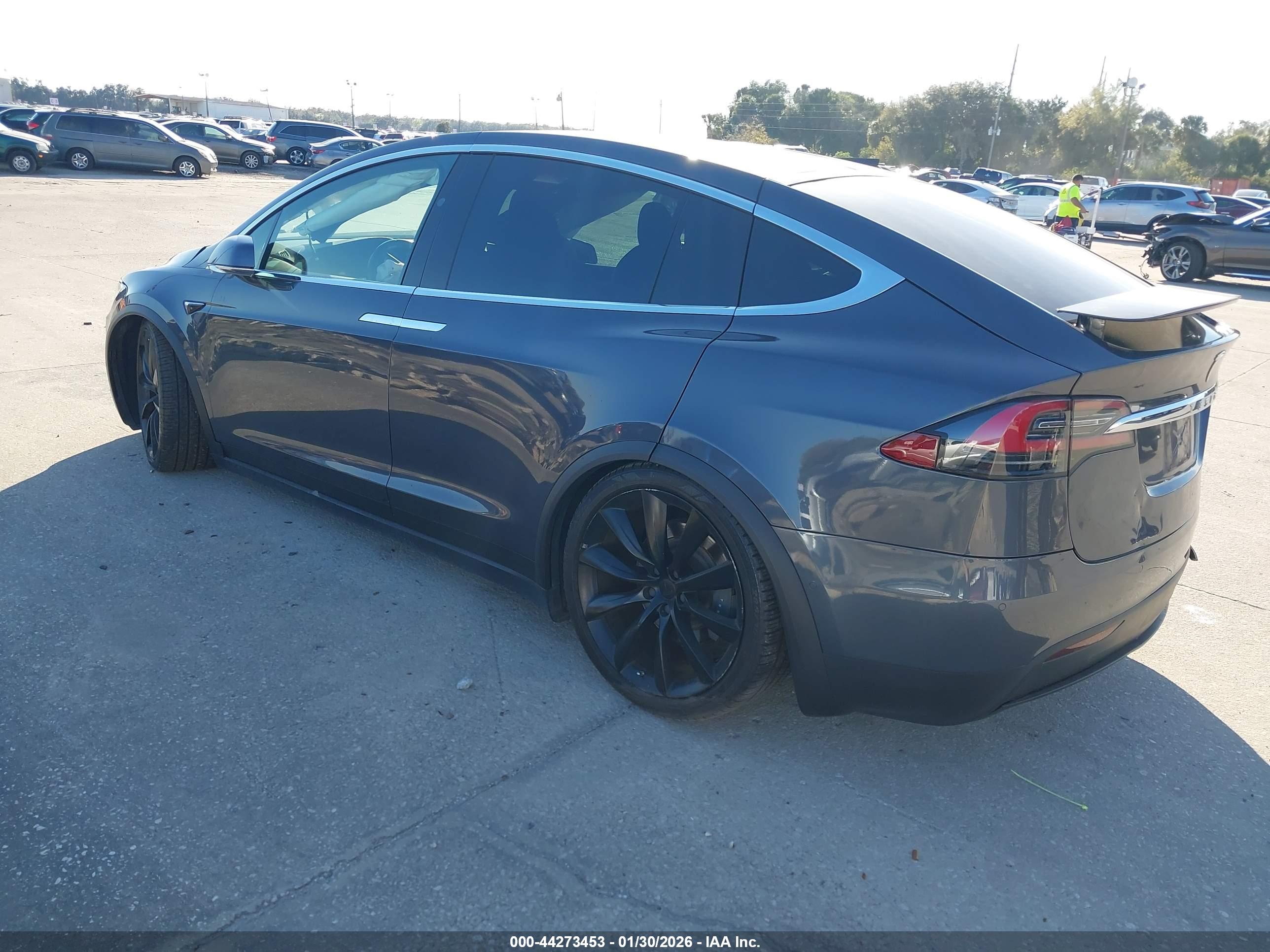 TESLA MODEL image 3