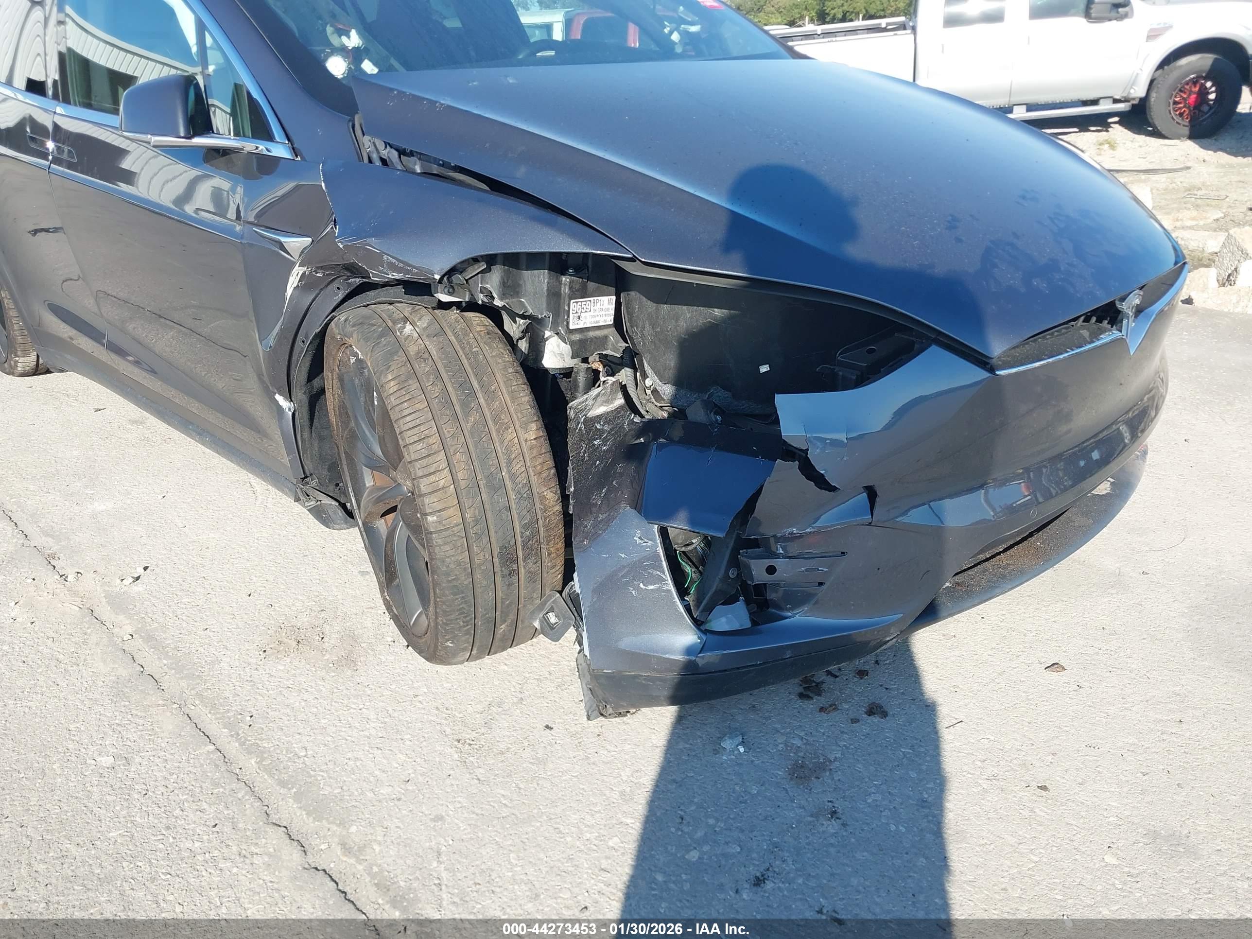 TESLA MODEL image 6