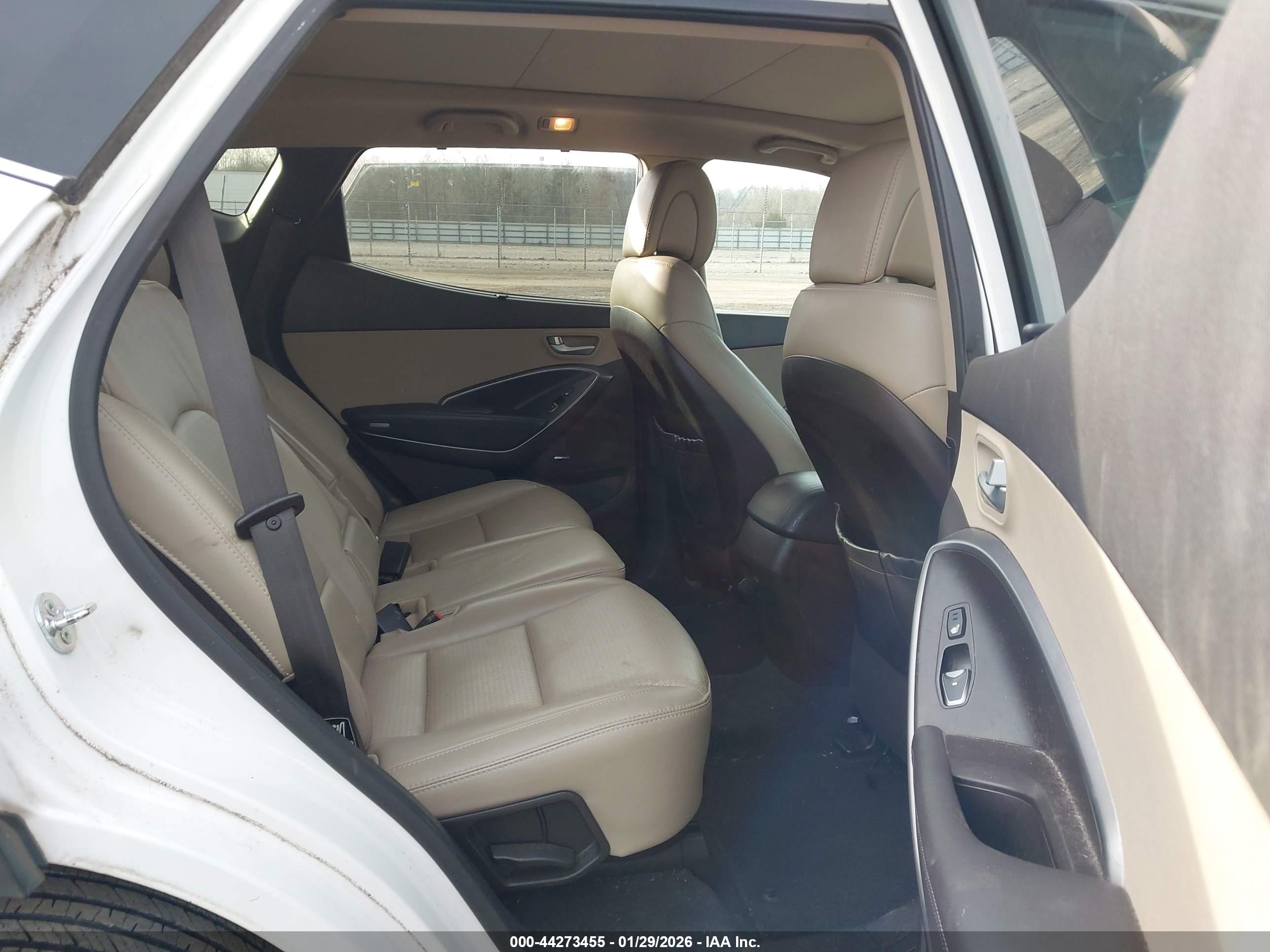 HYUNDAI SANTA image 8