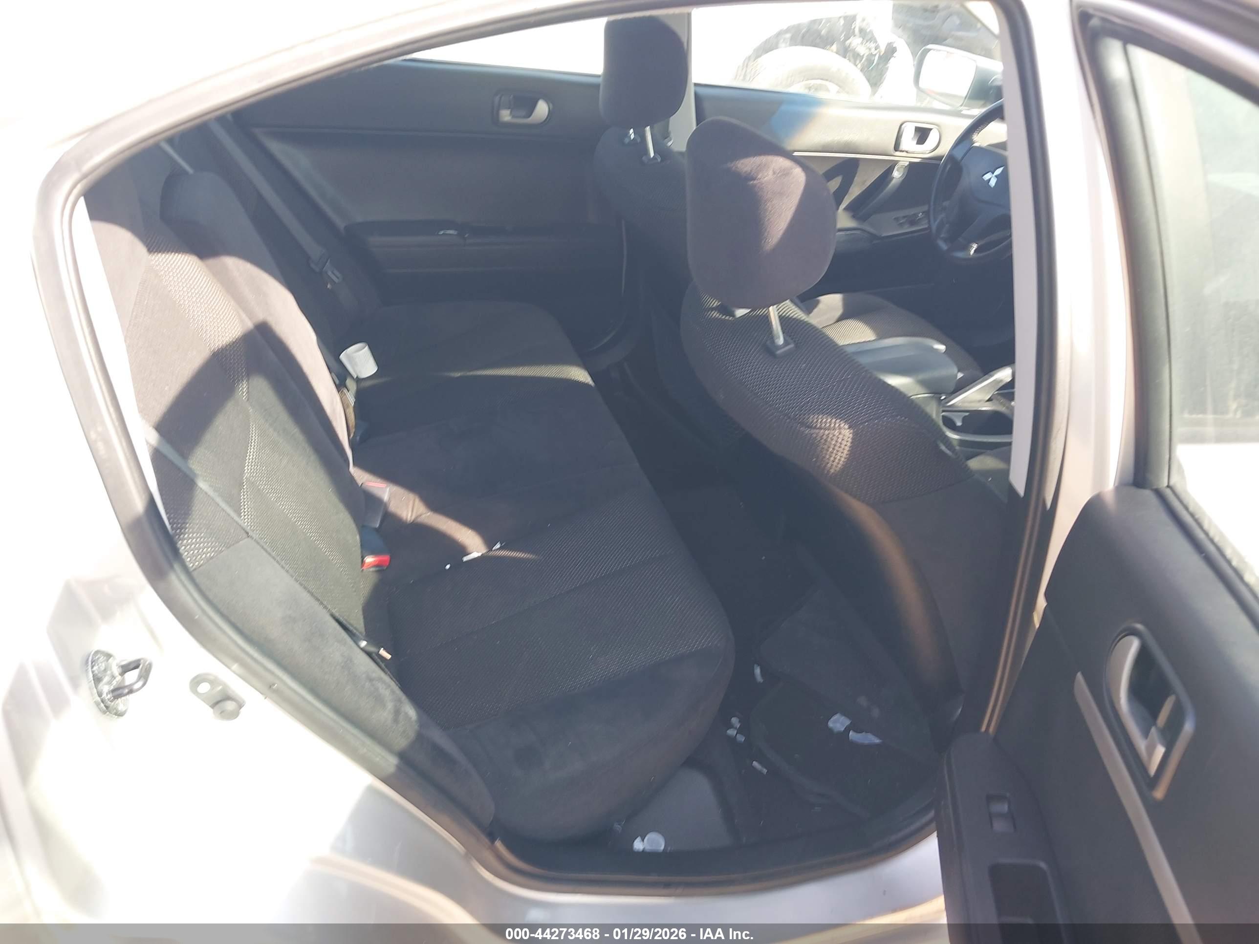 MITSUBISHI GALANT image 8